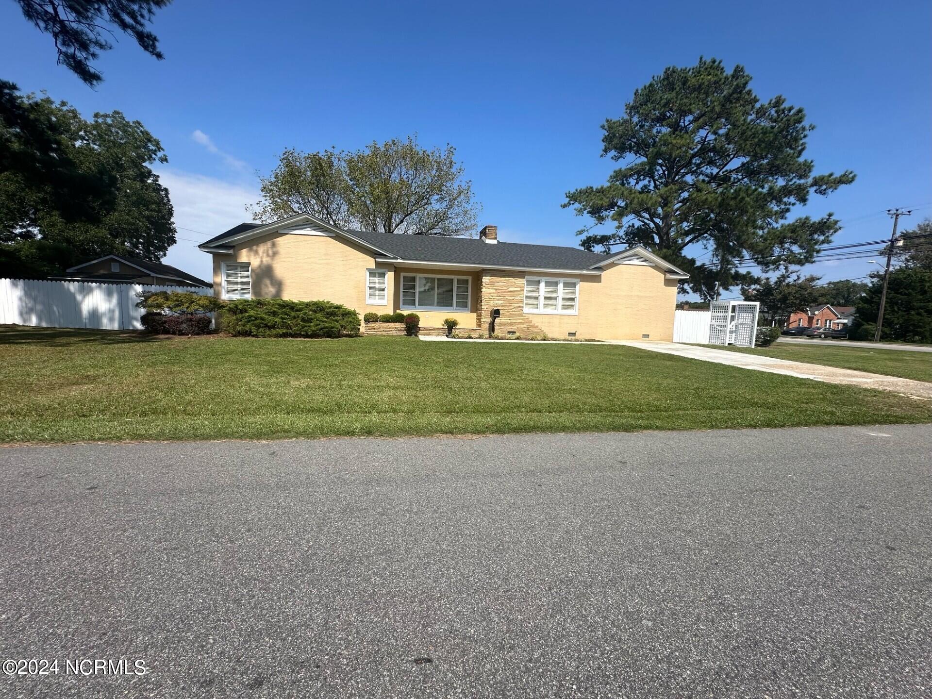 800 E Troy Street Property Photo 2