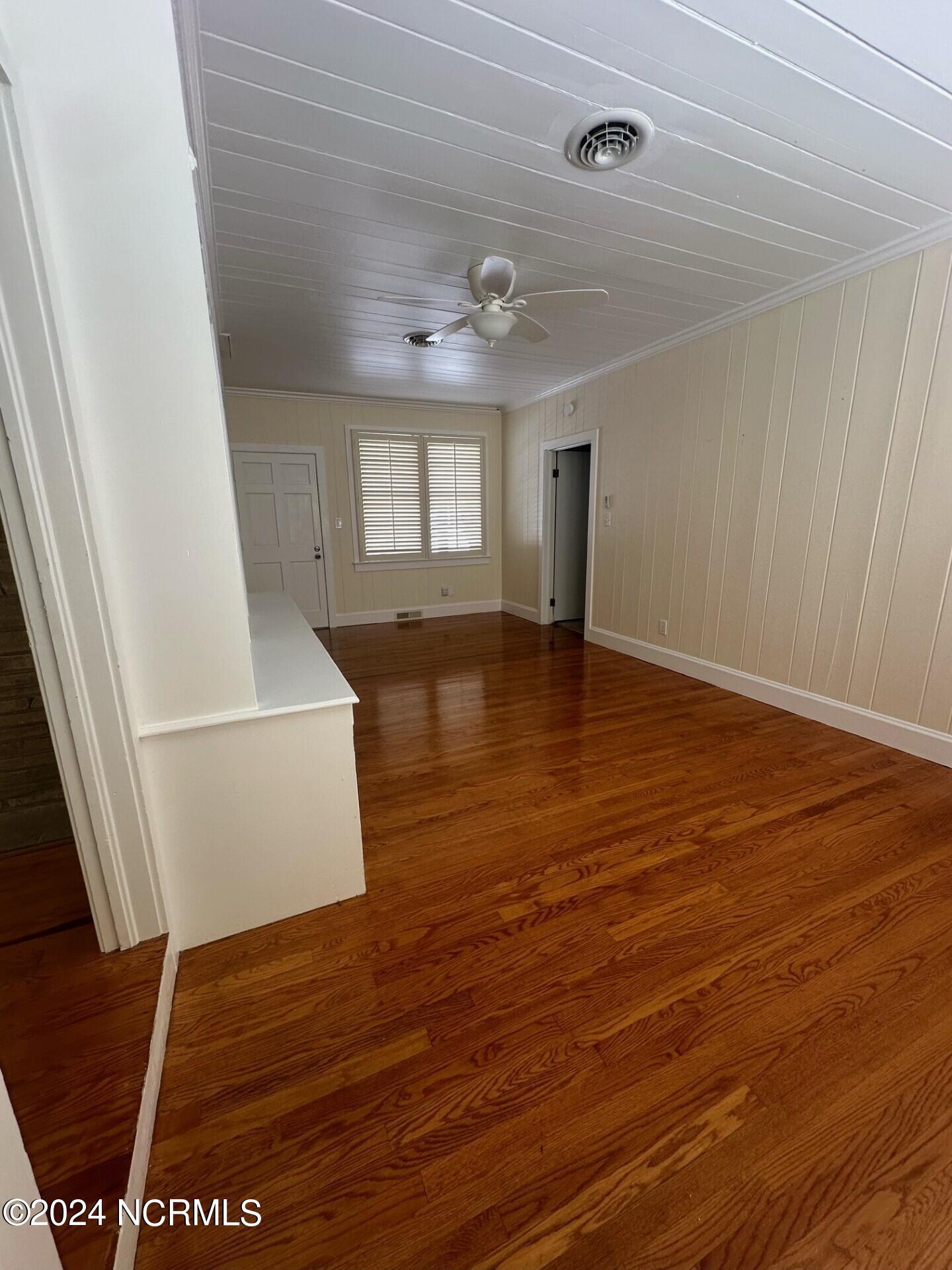 800 E Troy Street Property Photo 9