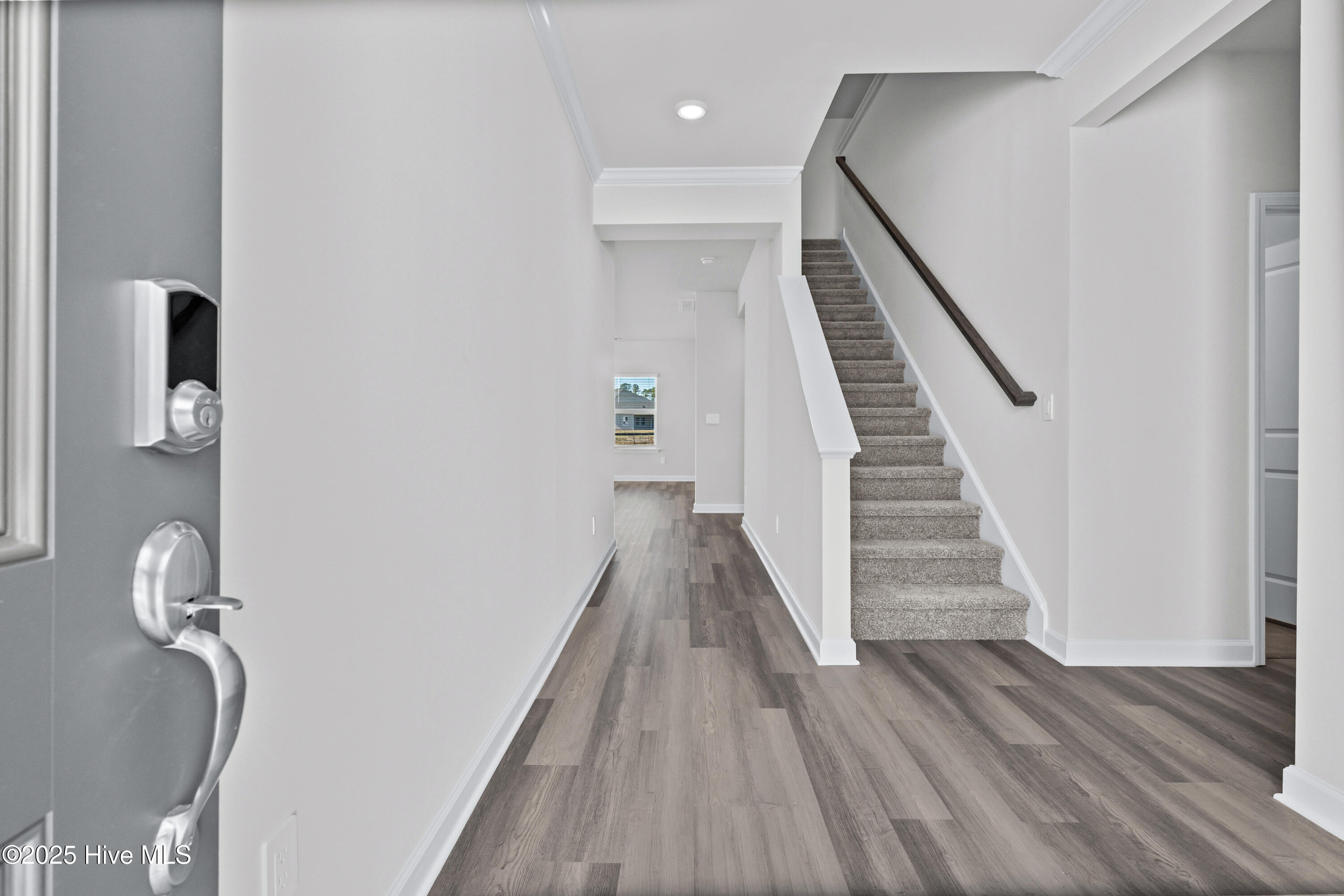 628 Blackthorne Circle Property Photo 2