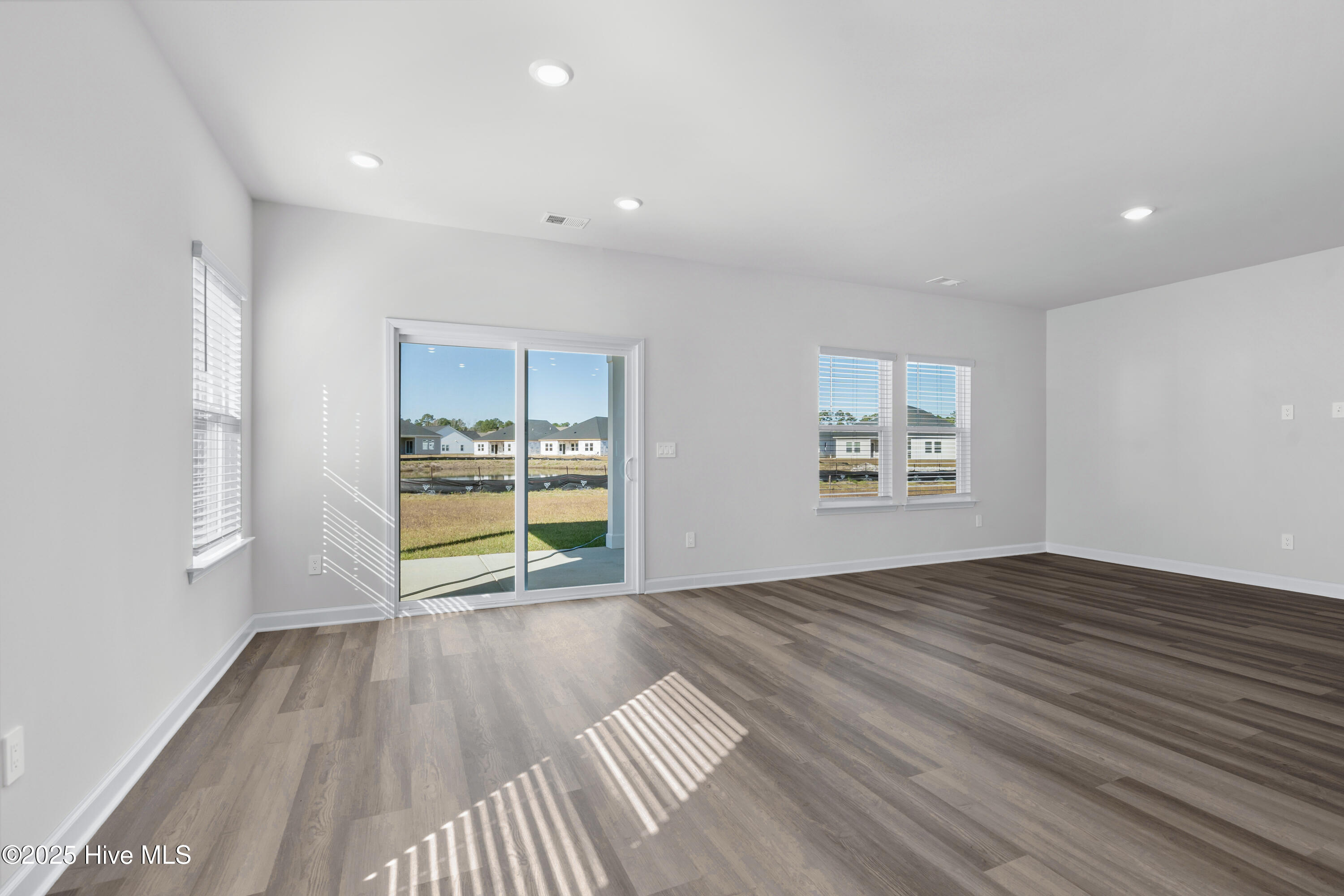 628 Blackthorne Circle Property Photo 15