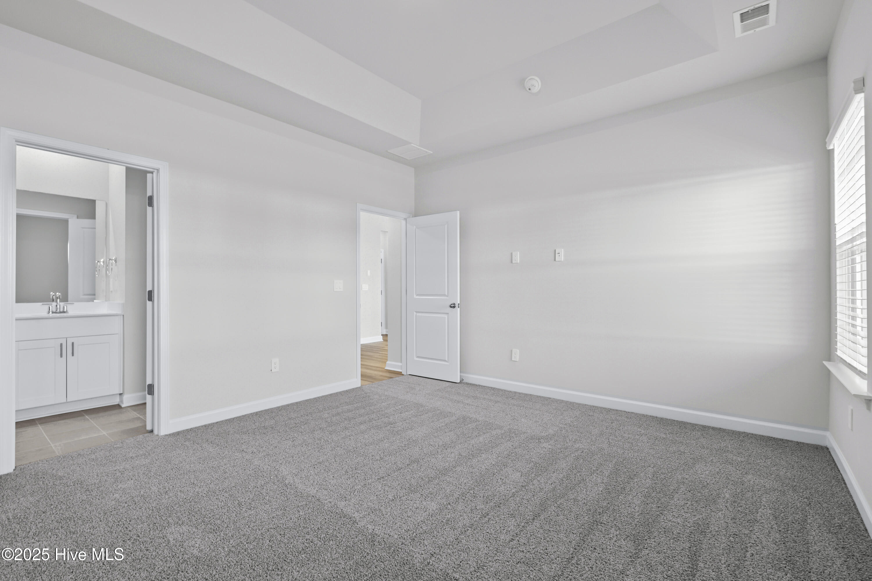 628 Blackthorne Circle Property Photo 21