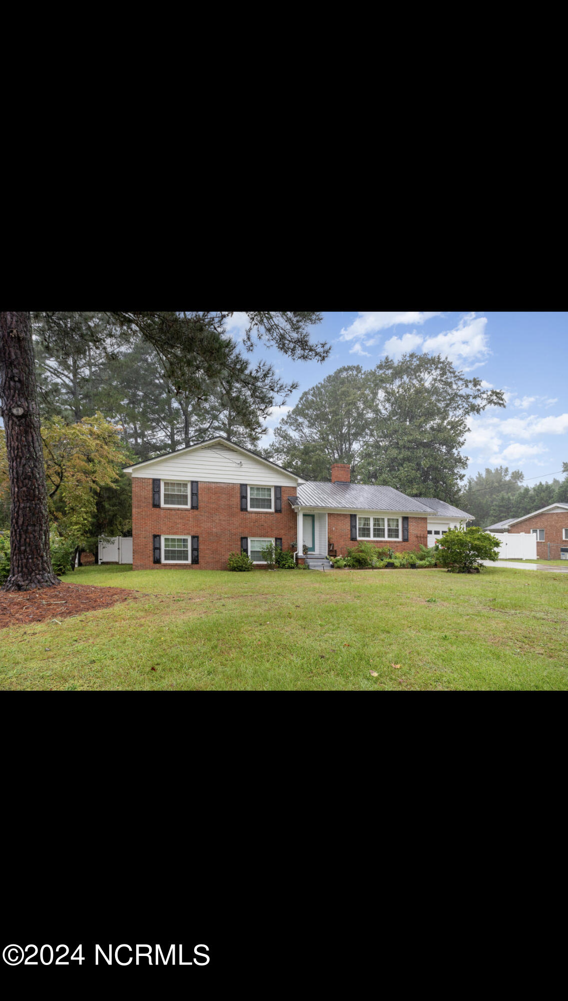 1809 Friendly Road Property Photo 1