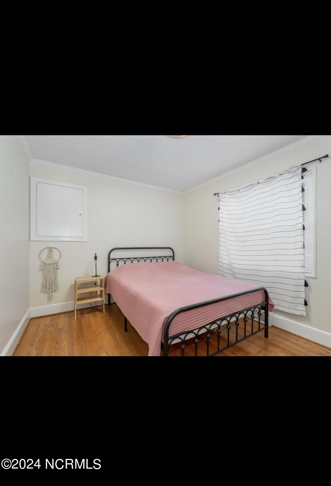 1809 Friendly Road Property Photo 13
