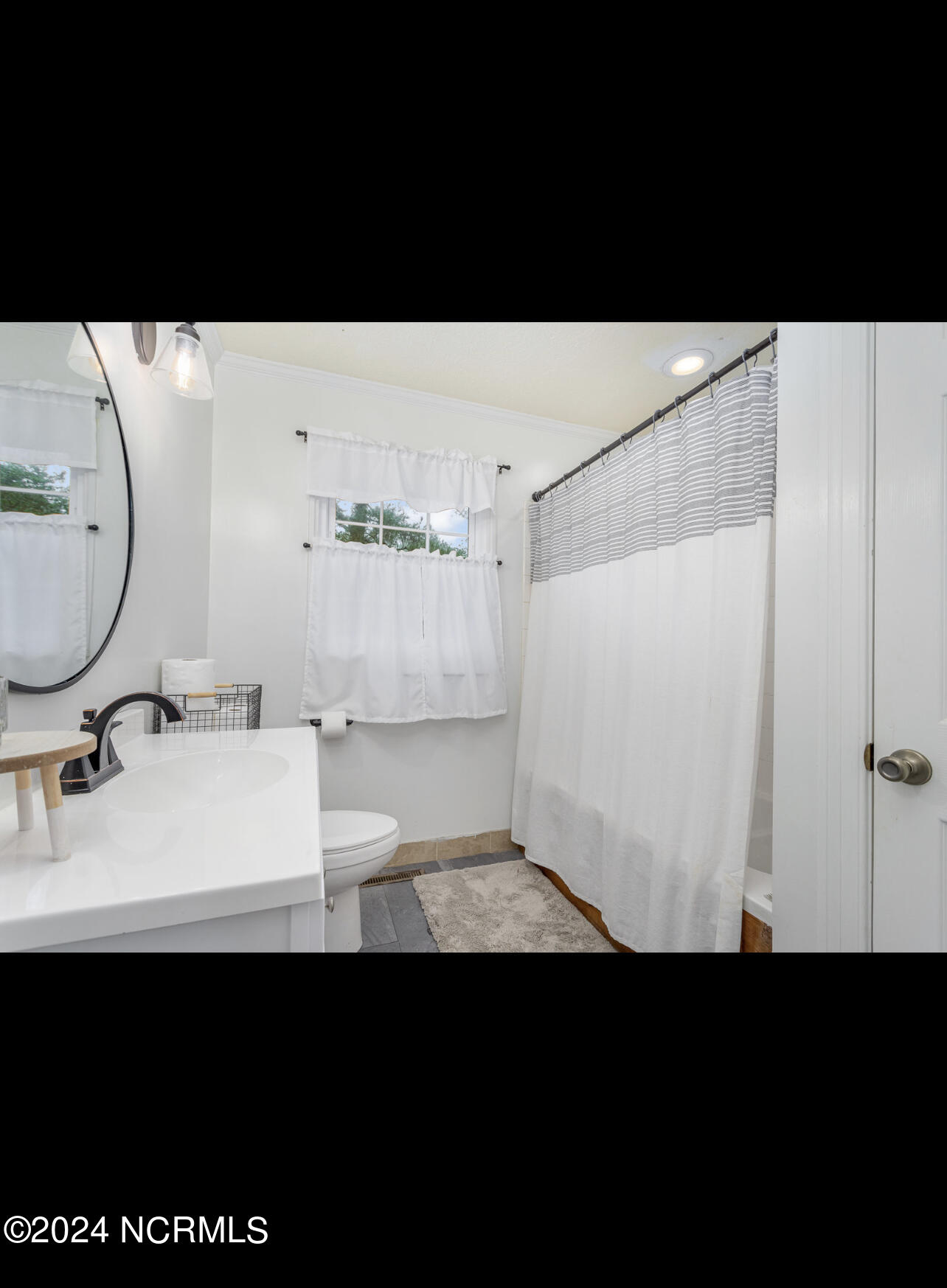 1809 Friendly Road Property Photo 14
