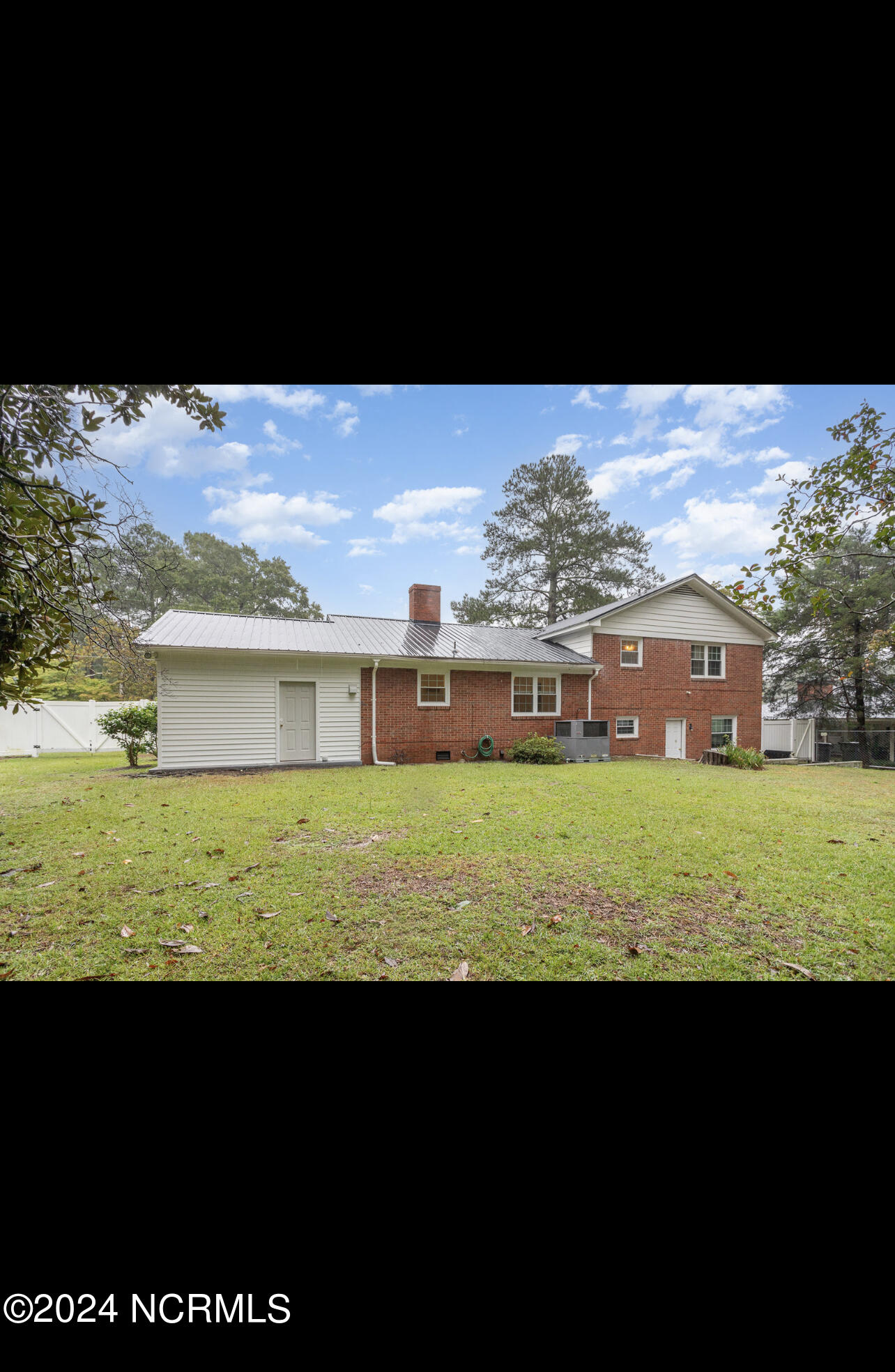 1809 Friendly Road Property Photo 21