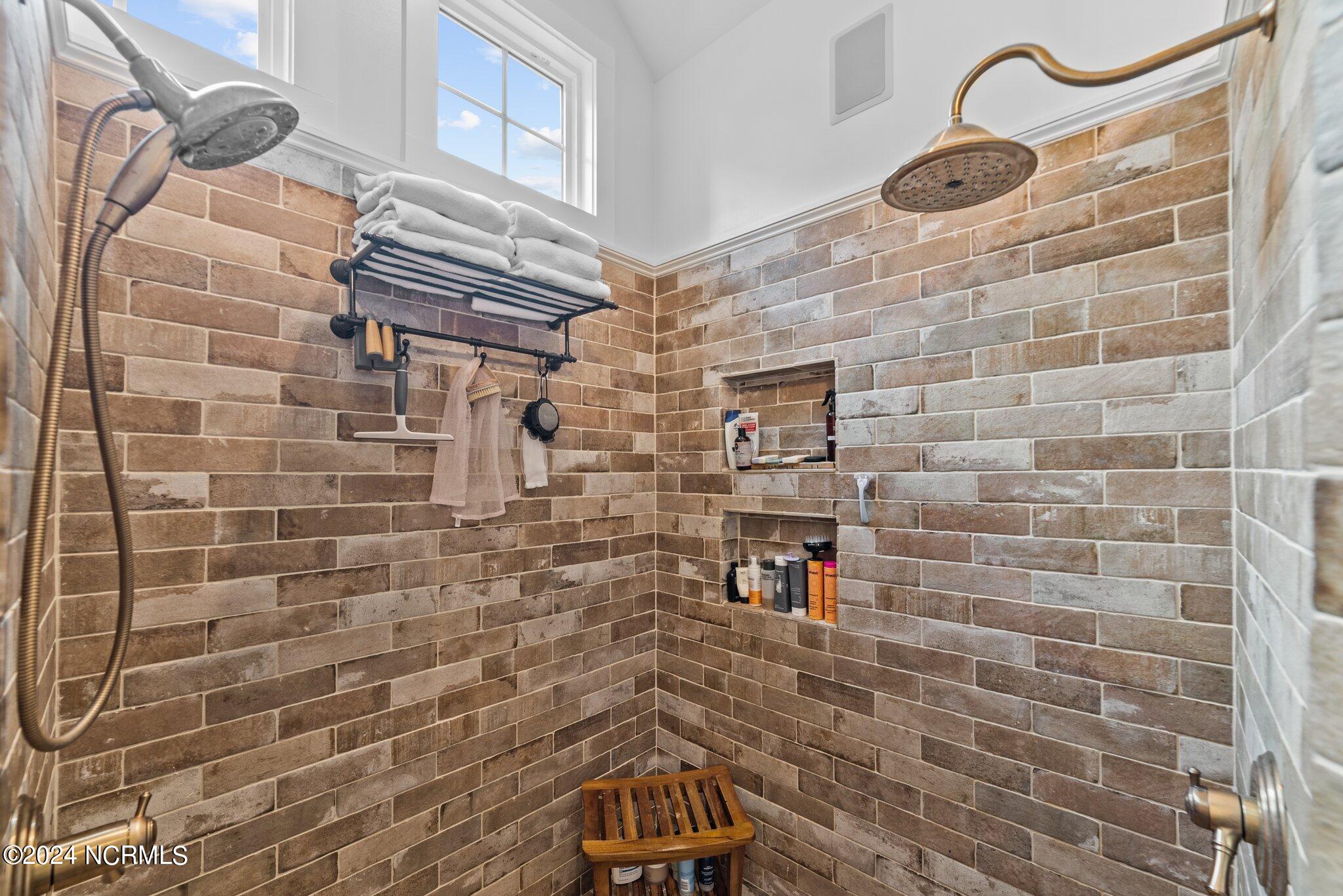 306 4th Street Property Photo 12