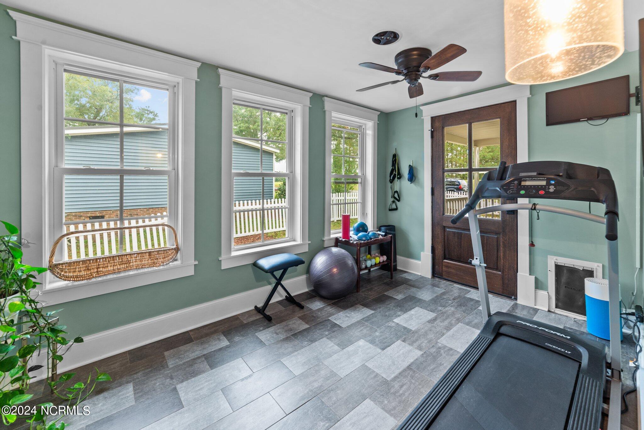 306 4th Street Property Photo 16