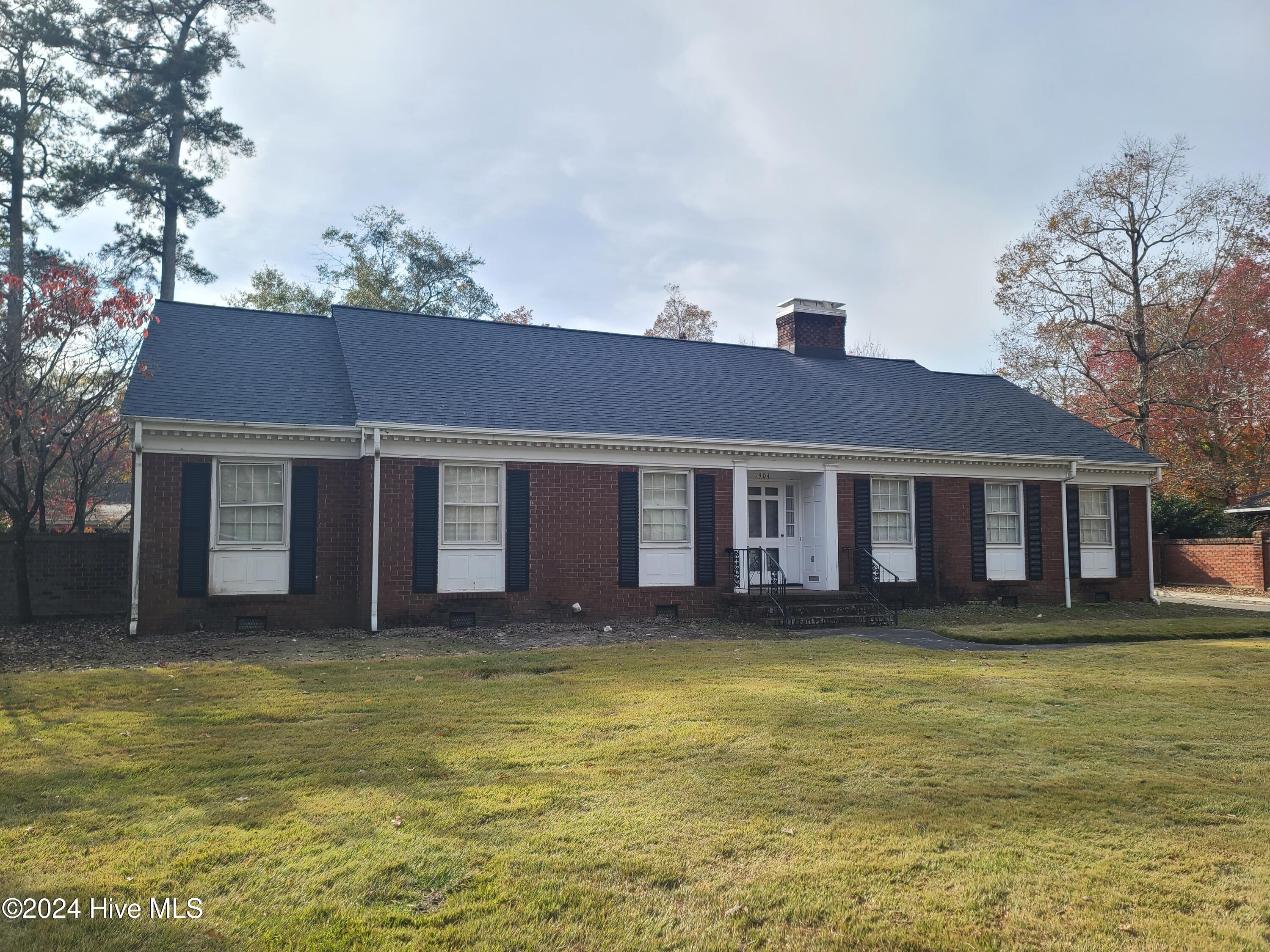 1904 Sedgefield Drive Property Photo 1