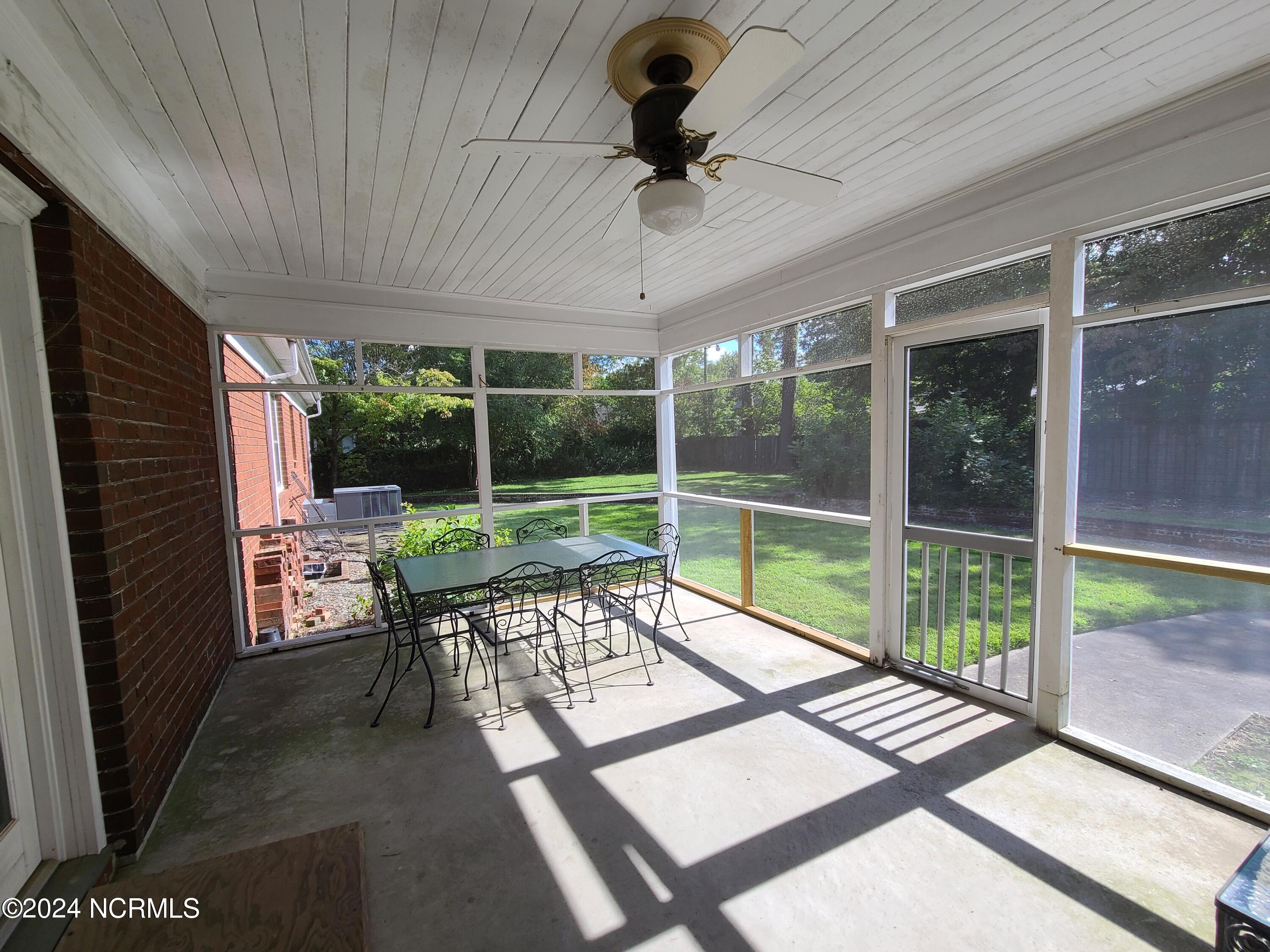 1904 Sedgefield Drive Property Photo 9