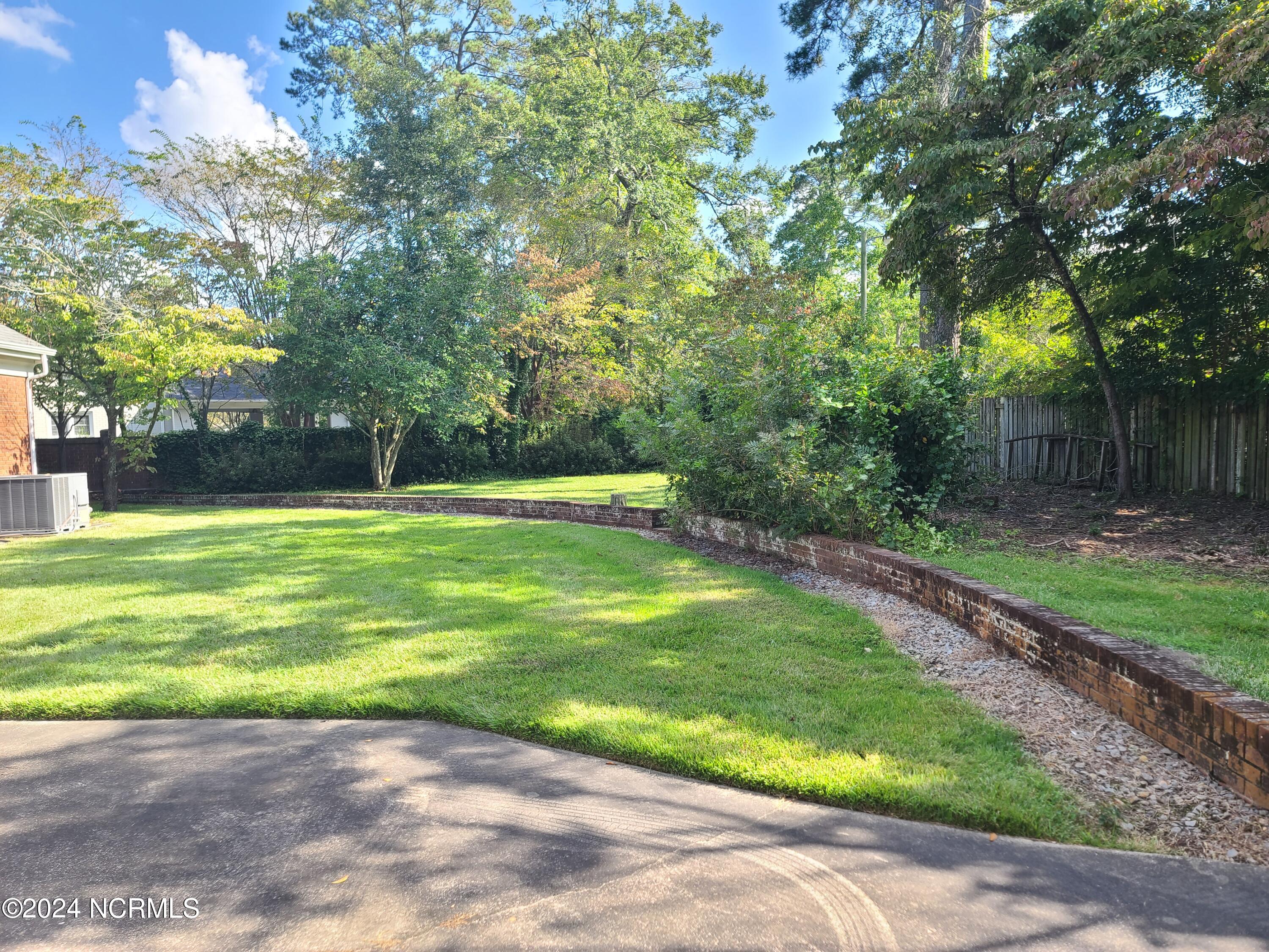 1904 Sedgefield Drive Property Photo 10