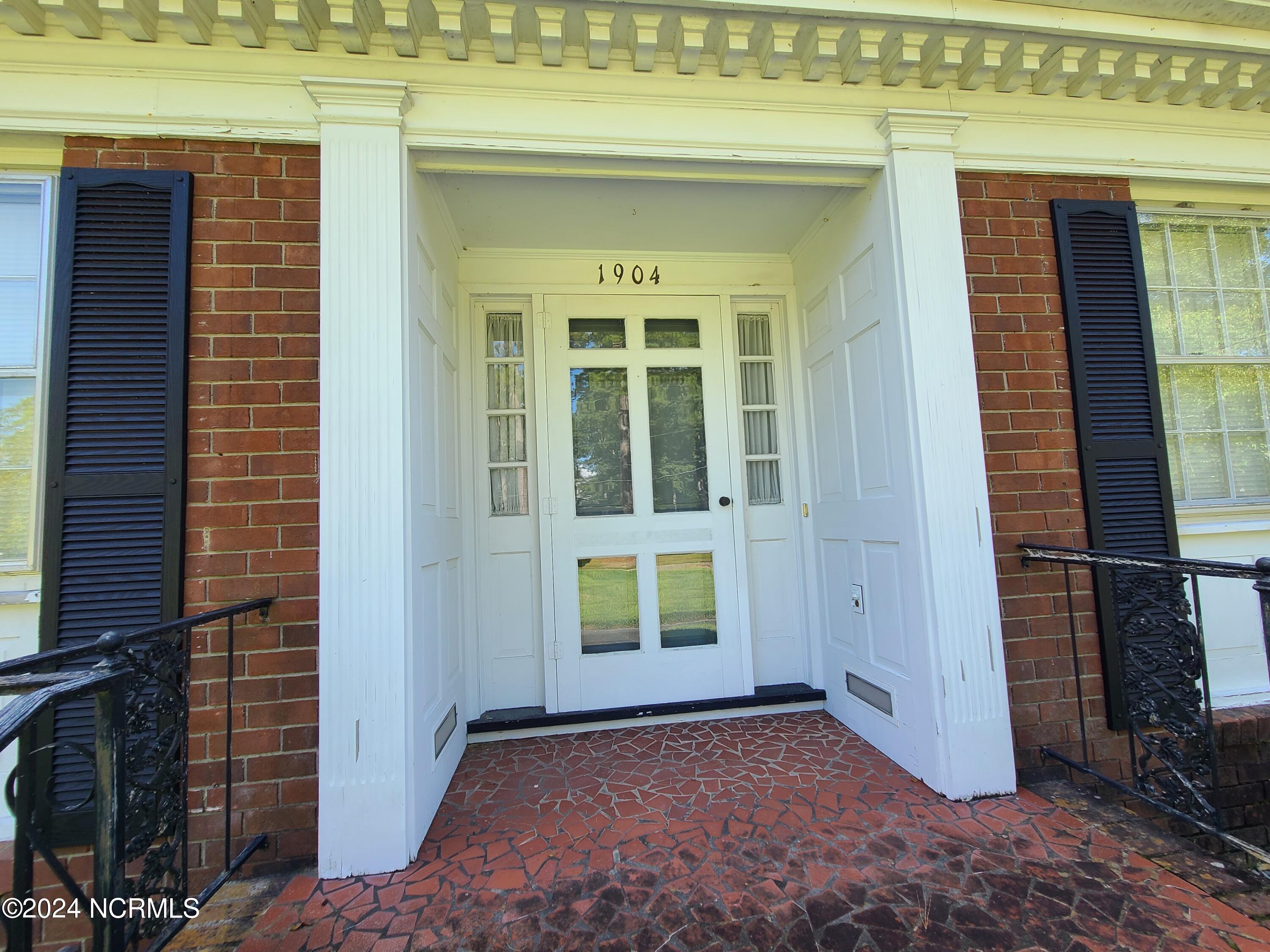 1904 Sedgefield Drive Property Photo 12