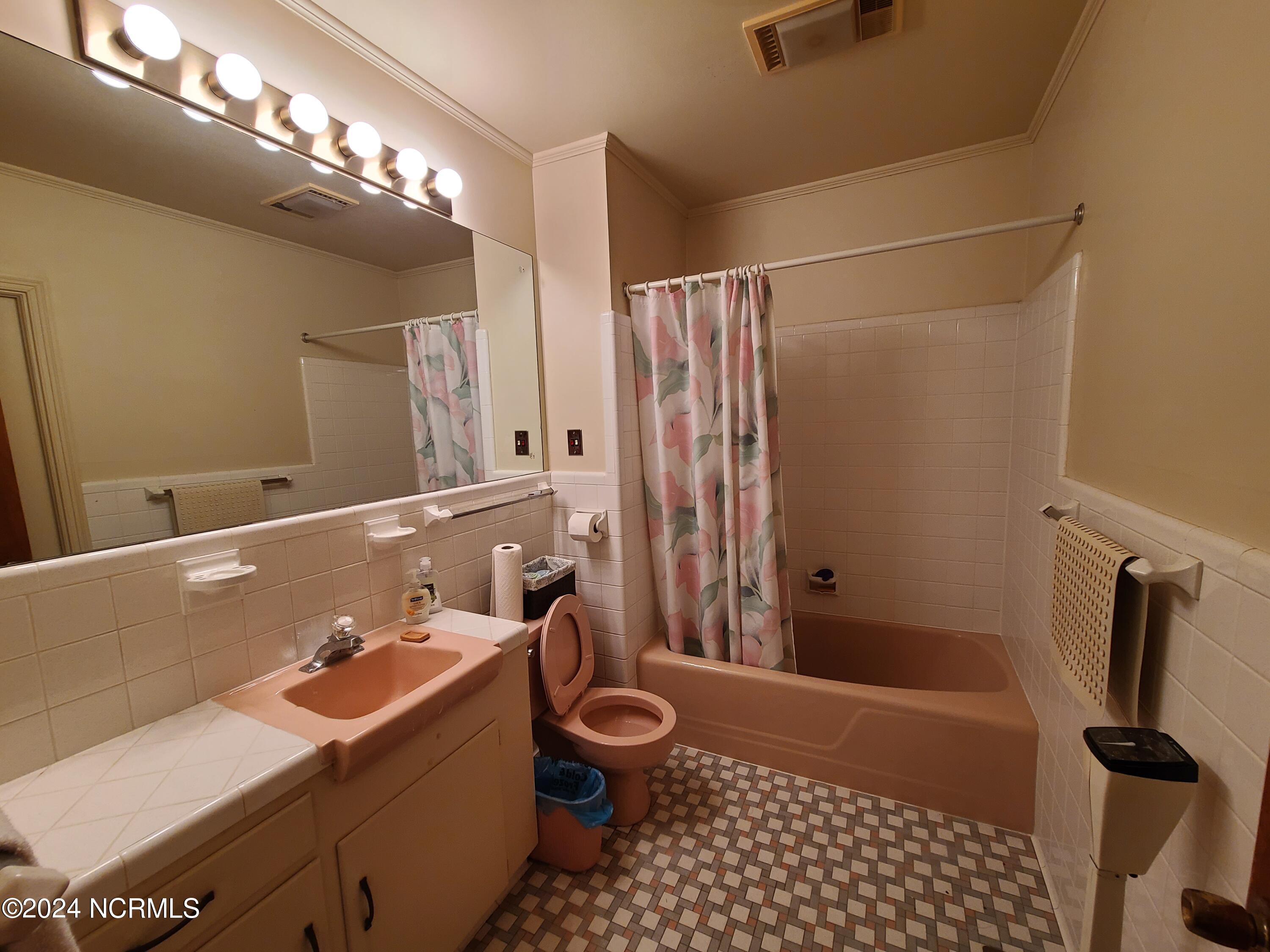 1904 Sedgefield Drive Property Photo 38