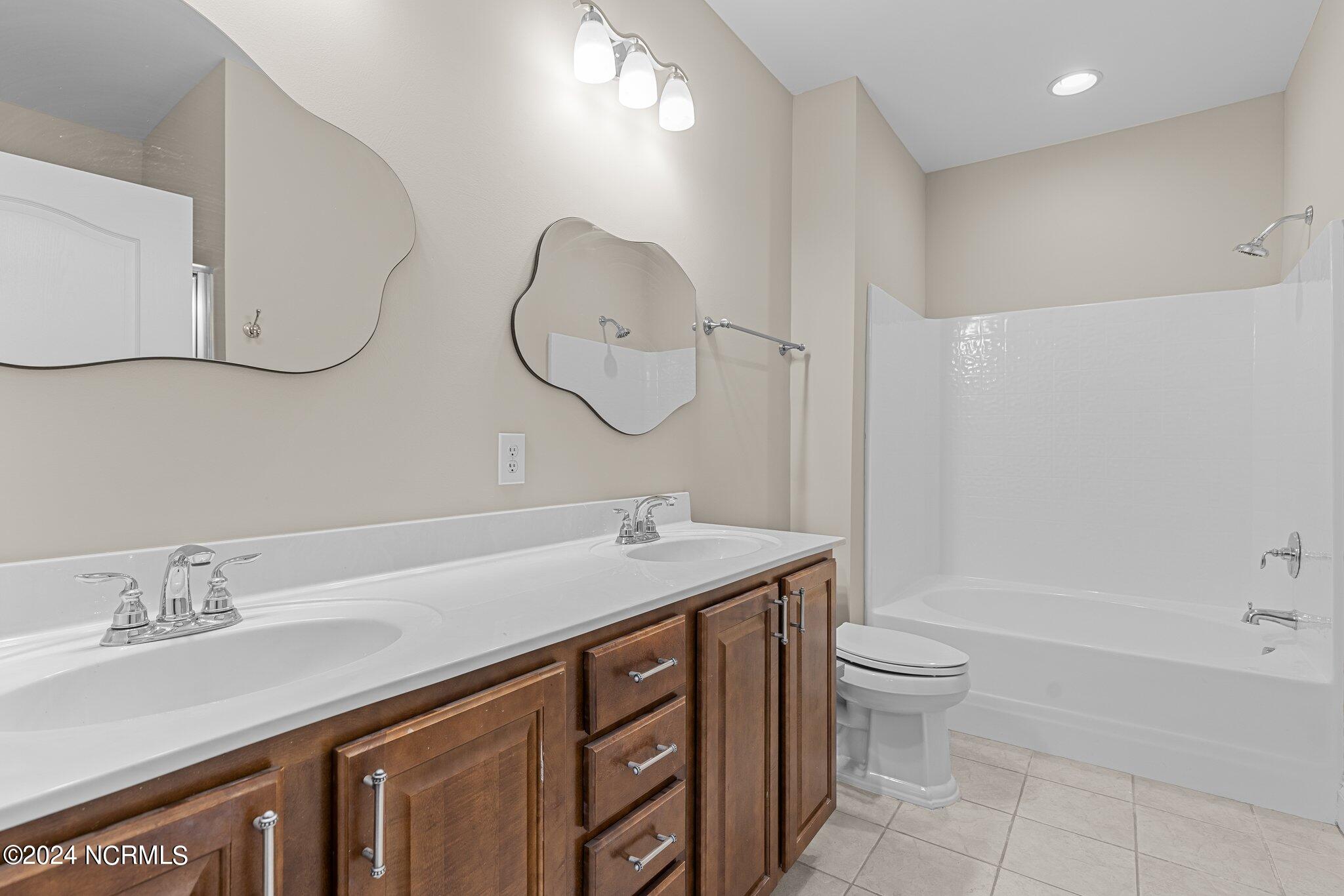 2810 Bedford Green Drive 304 Property Photo 5