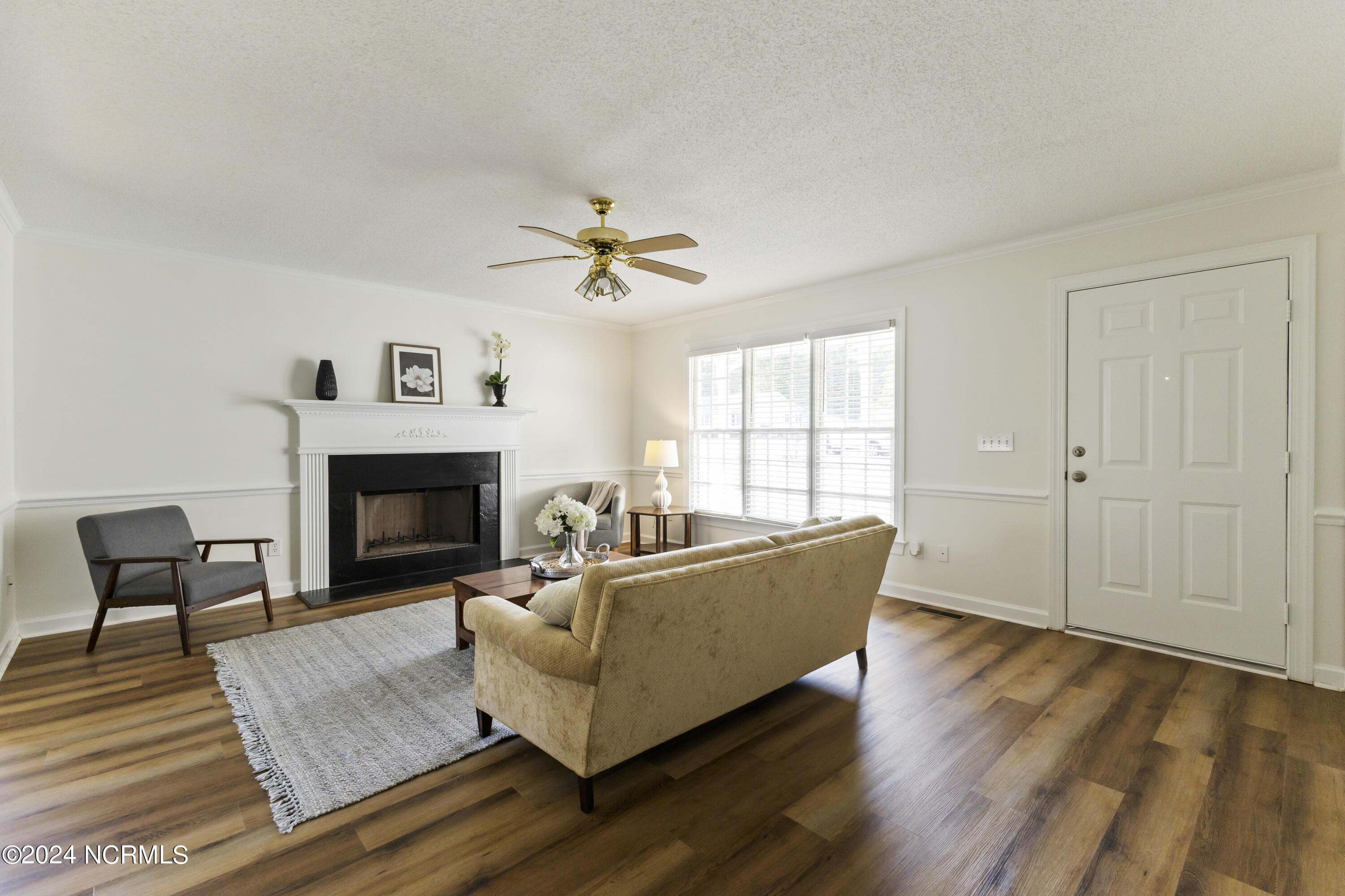 502 Westwood Circle Property Photo 3