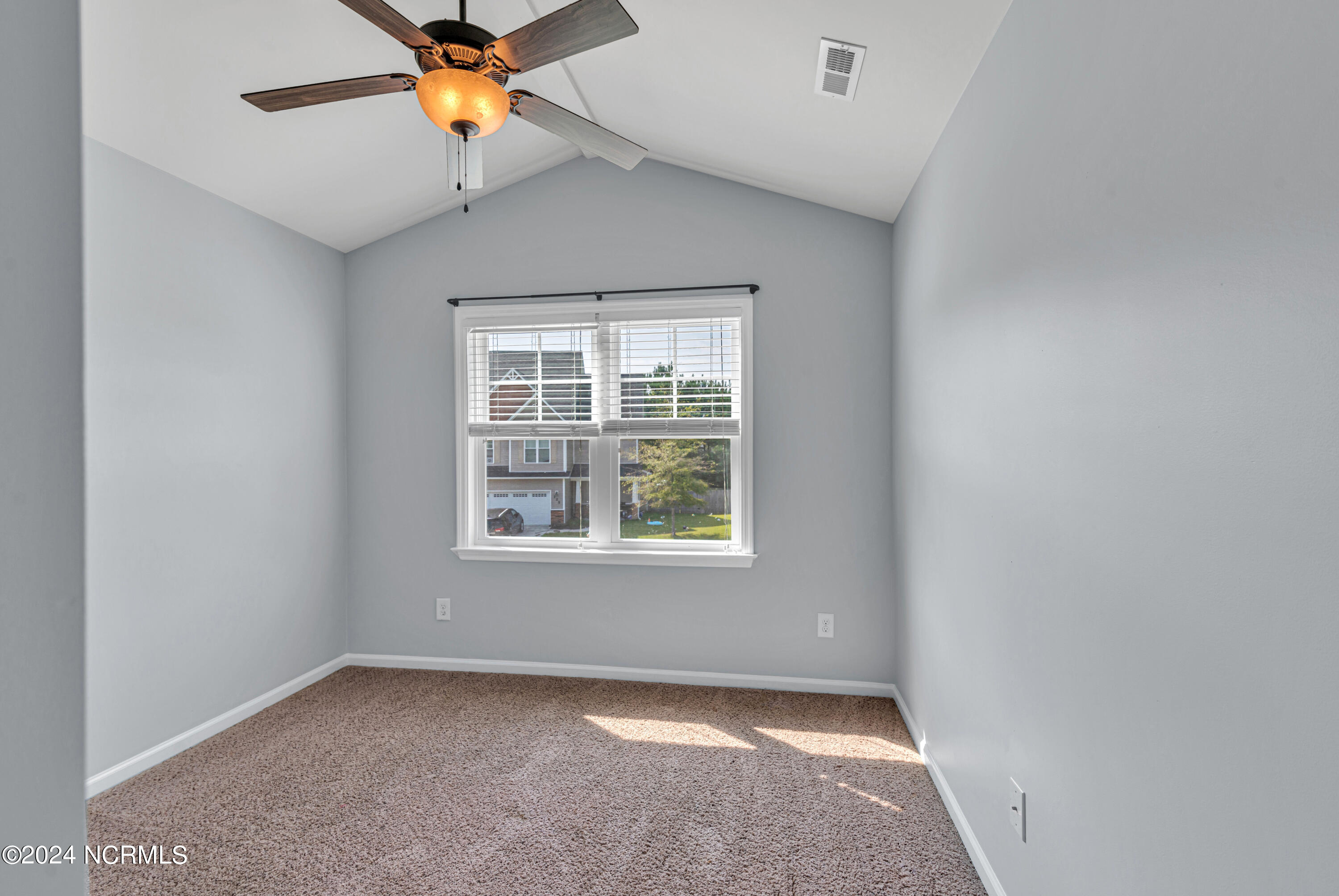 114 Stone Gate Property Photo 29