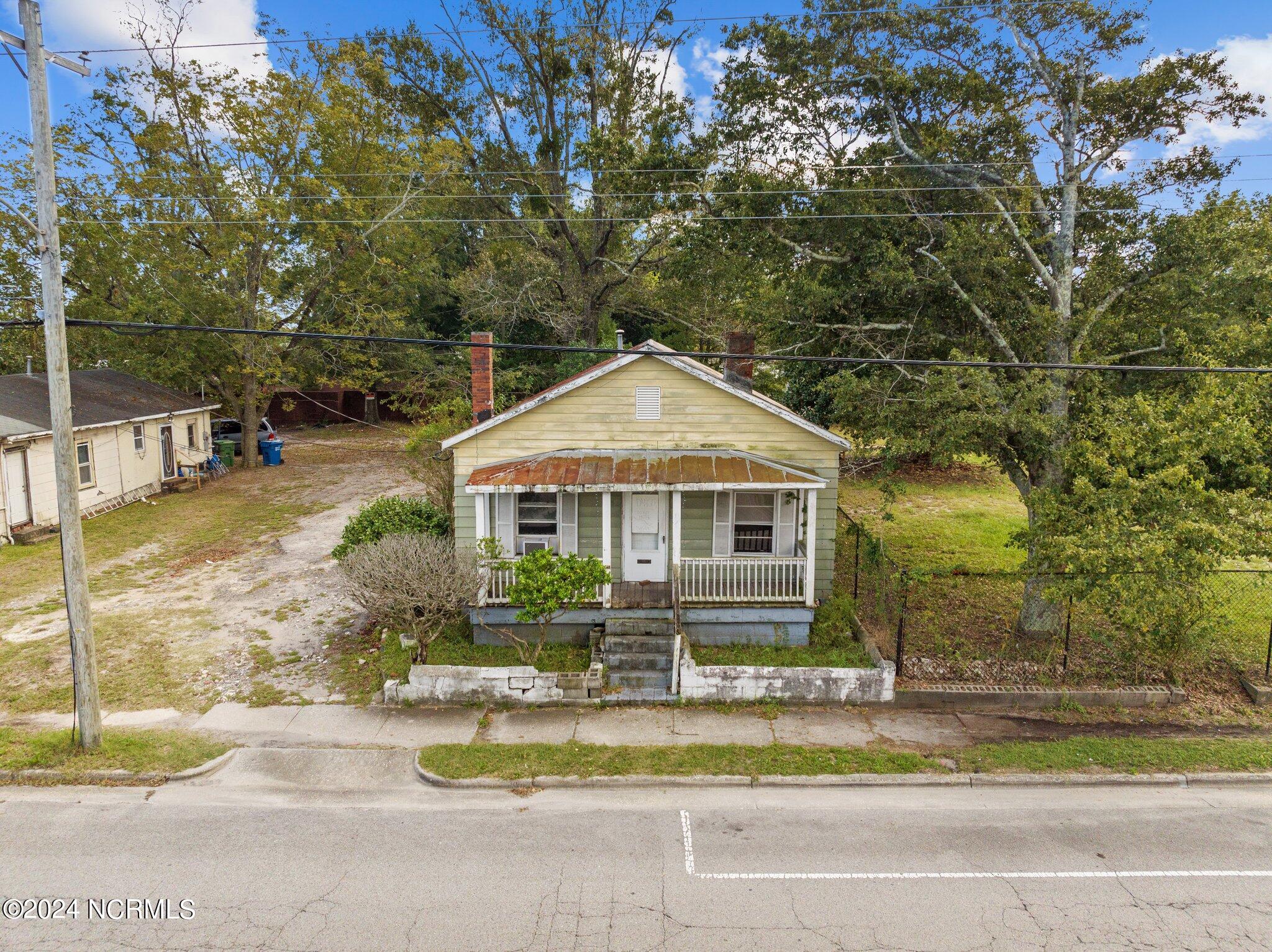 1206 Dawson Street Property Photo 2