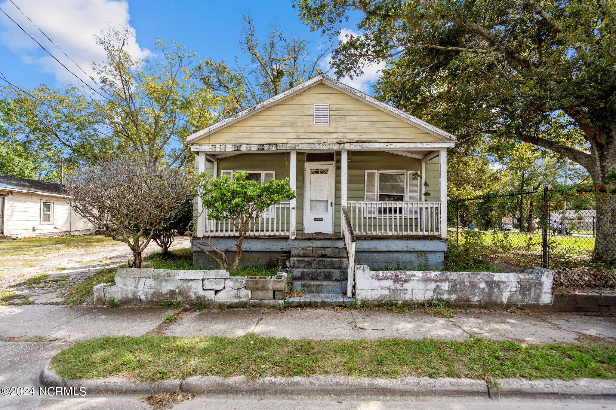 1206 Dawson Street Property Photo 3