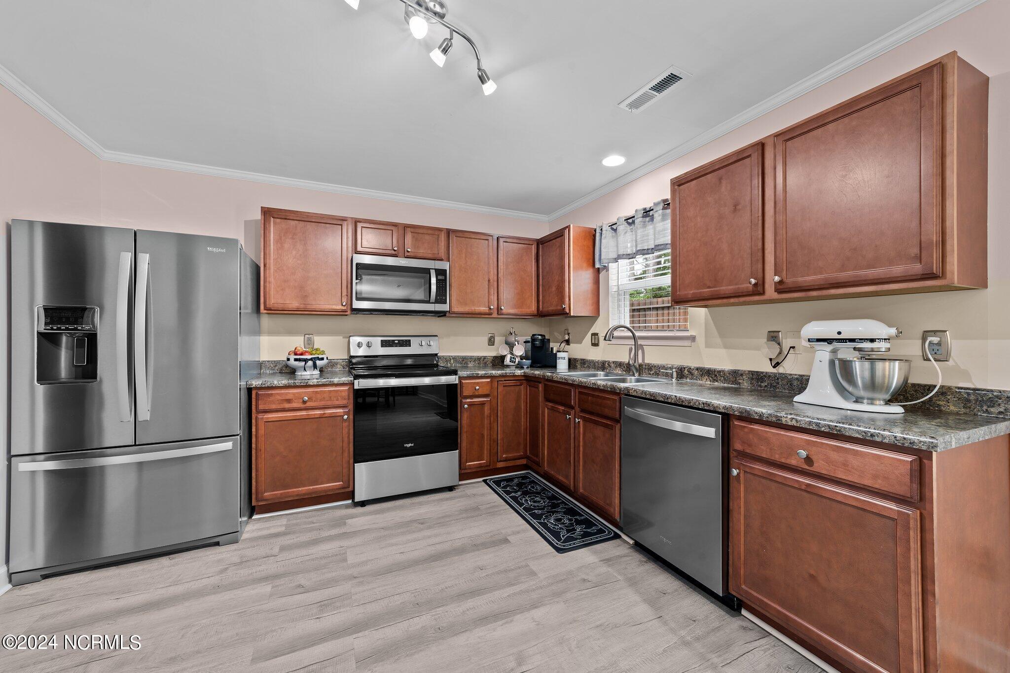 2235 E Brookstone Drive Property Photo 11