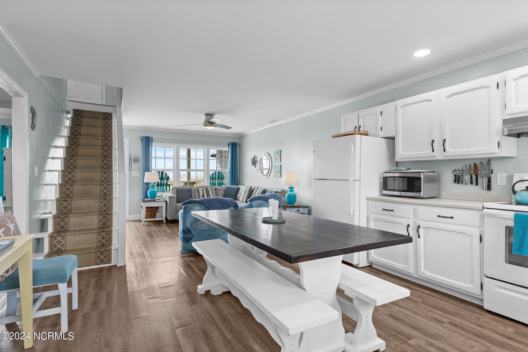 5213 Ocean Drive E&w Property Photo 2