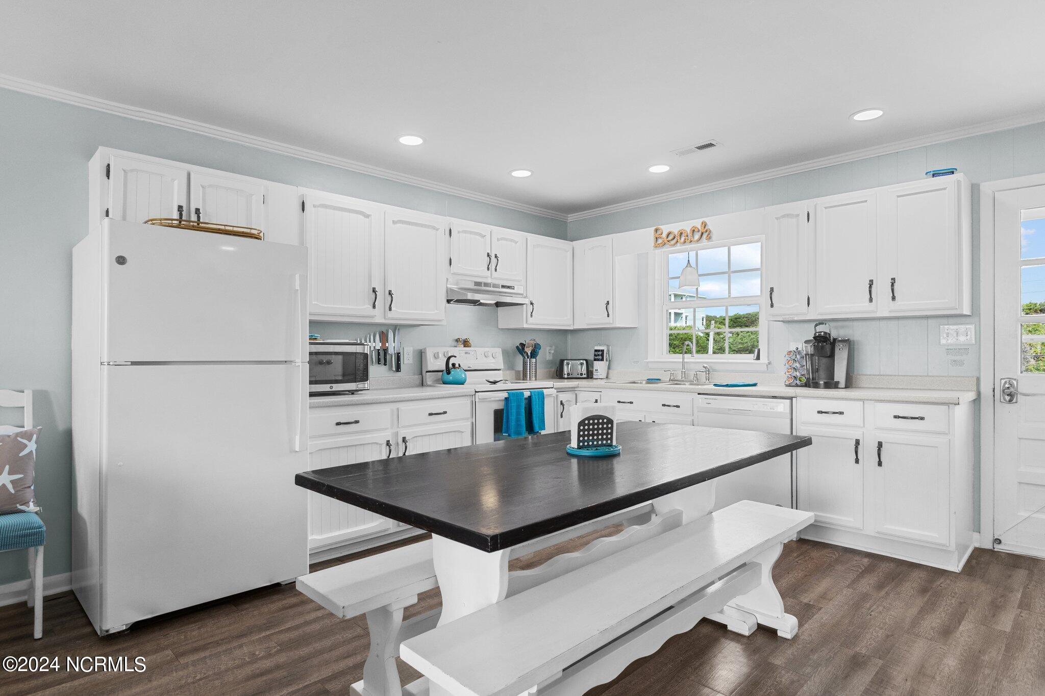 5213 Ocean Drive E&w Property Photo 7