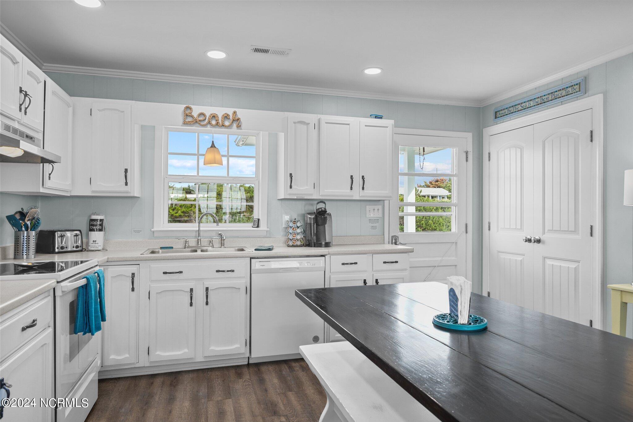 5213 Ocean Drive E&w Property Photo 11