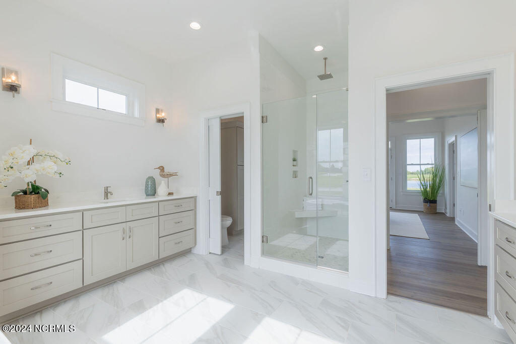 107 Regency Circle Property Photo 18