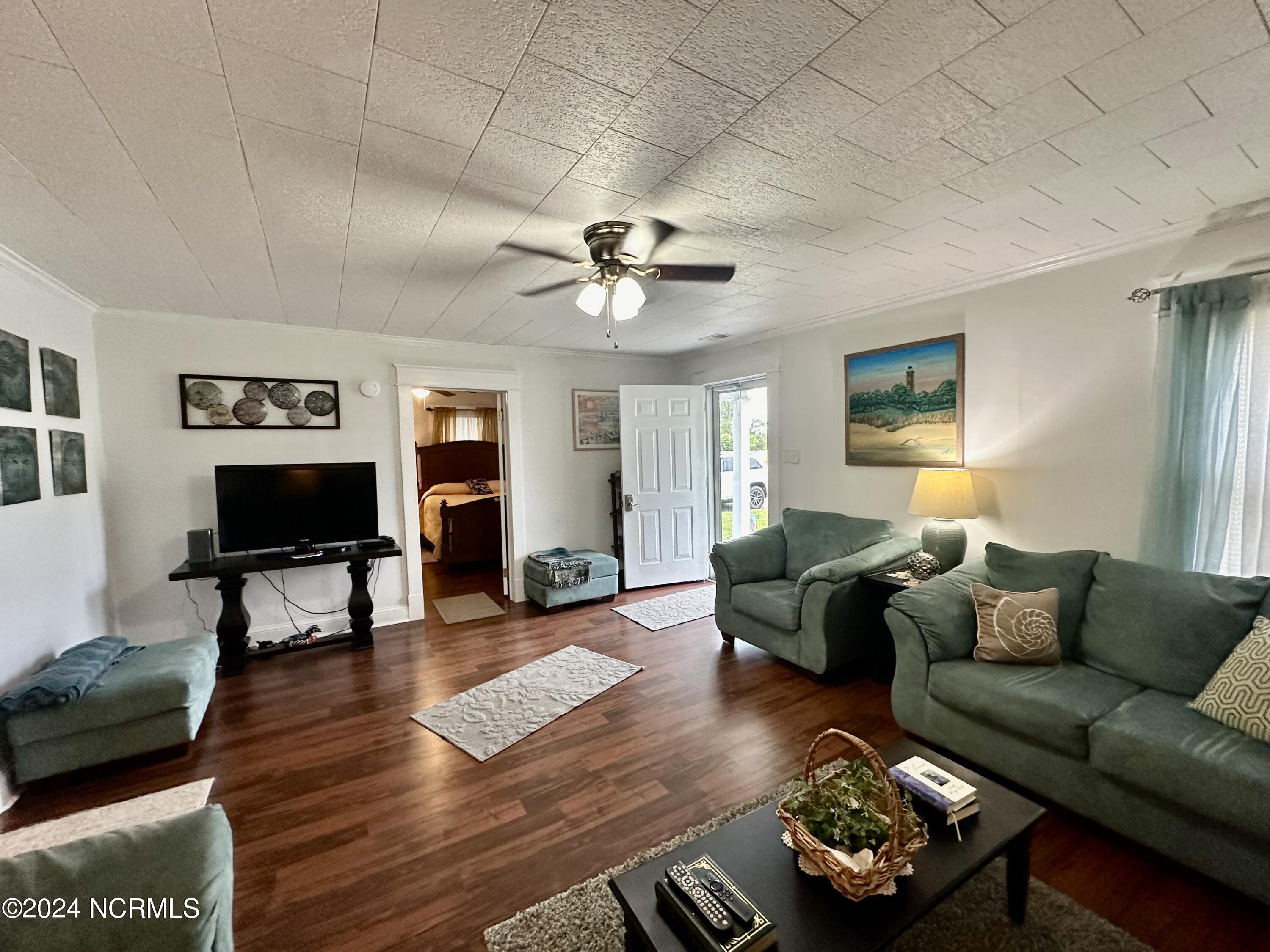 1118 W Main Street Property Photo 5