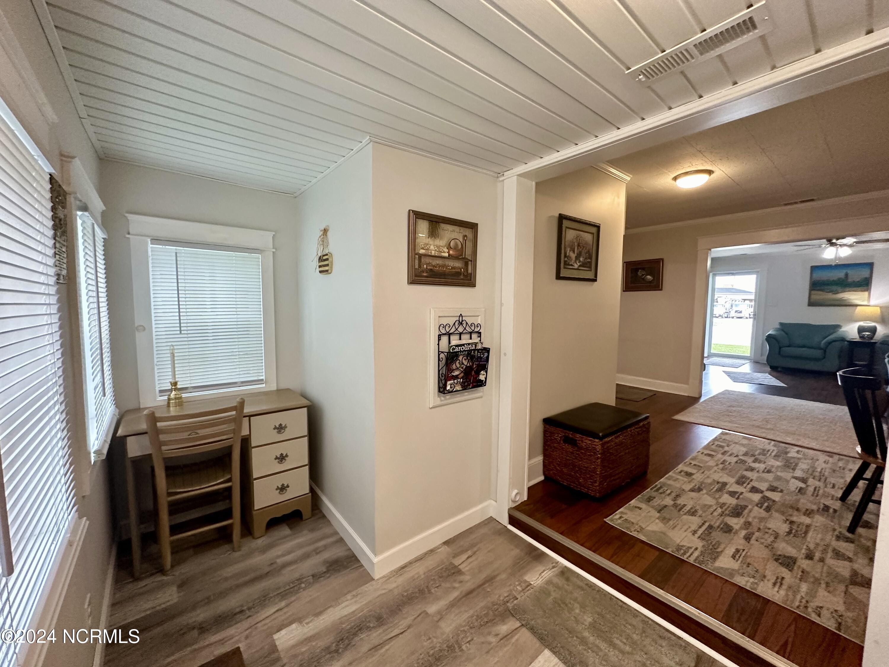 1118 W Main Street Property Photo 15