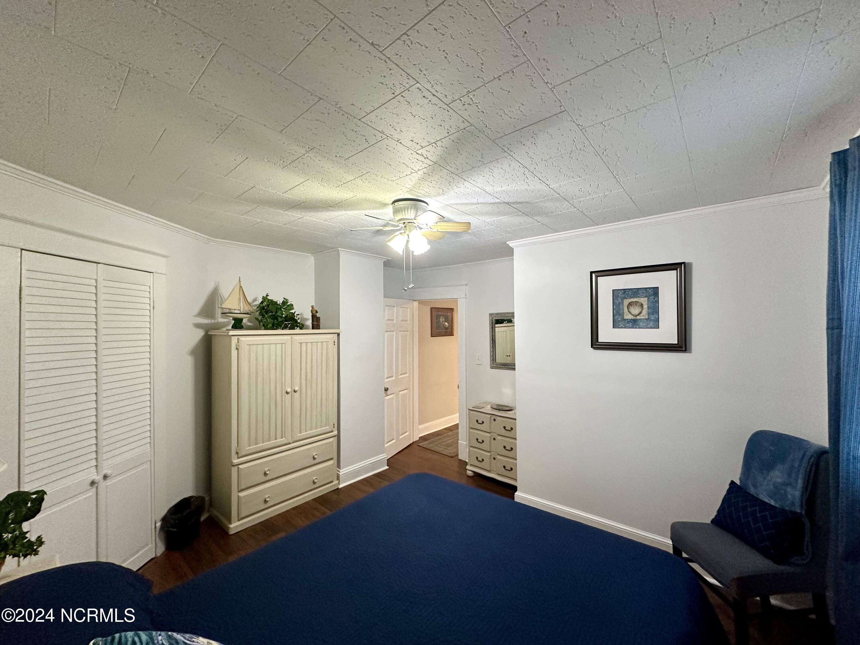 1118 W Main Street Property Photo 17