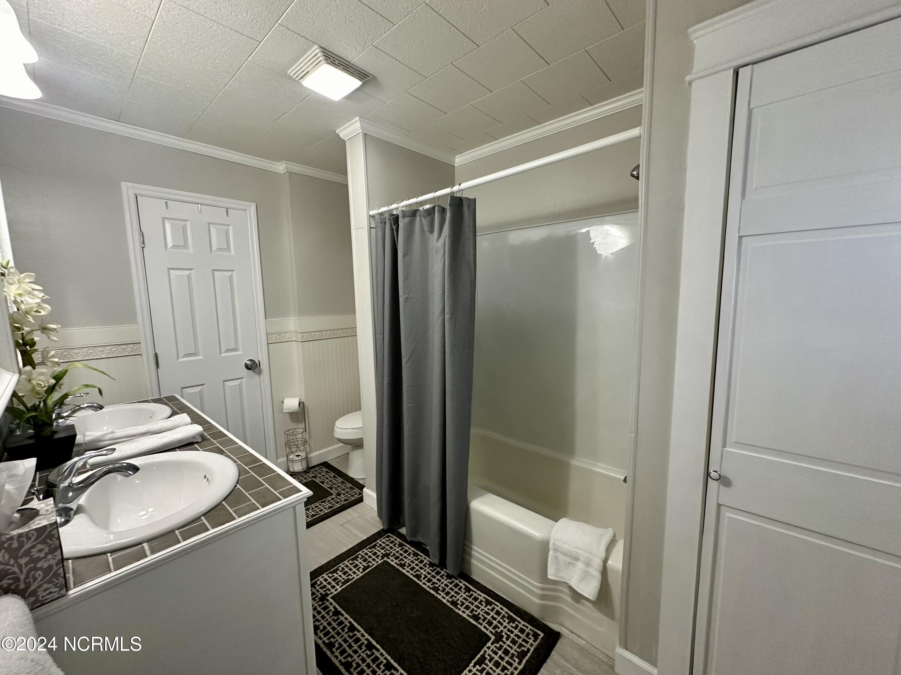 1118 W Main Street Property Photo 26