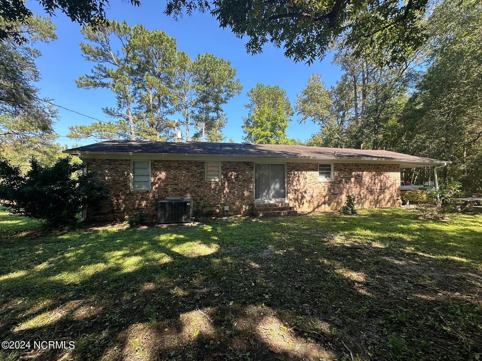 1404 Faison Highway Property Photo 5
