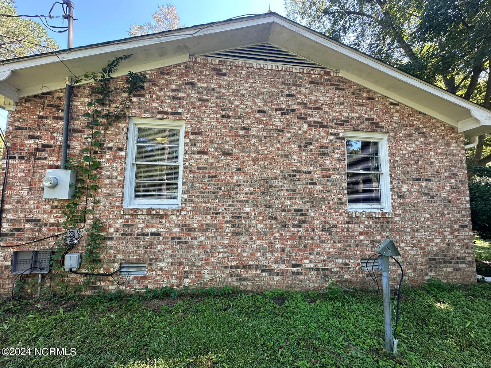 1404 Faison Highway Property Photo 6
