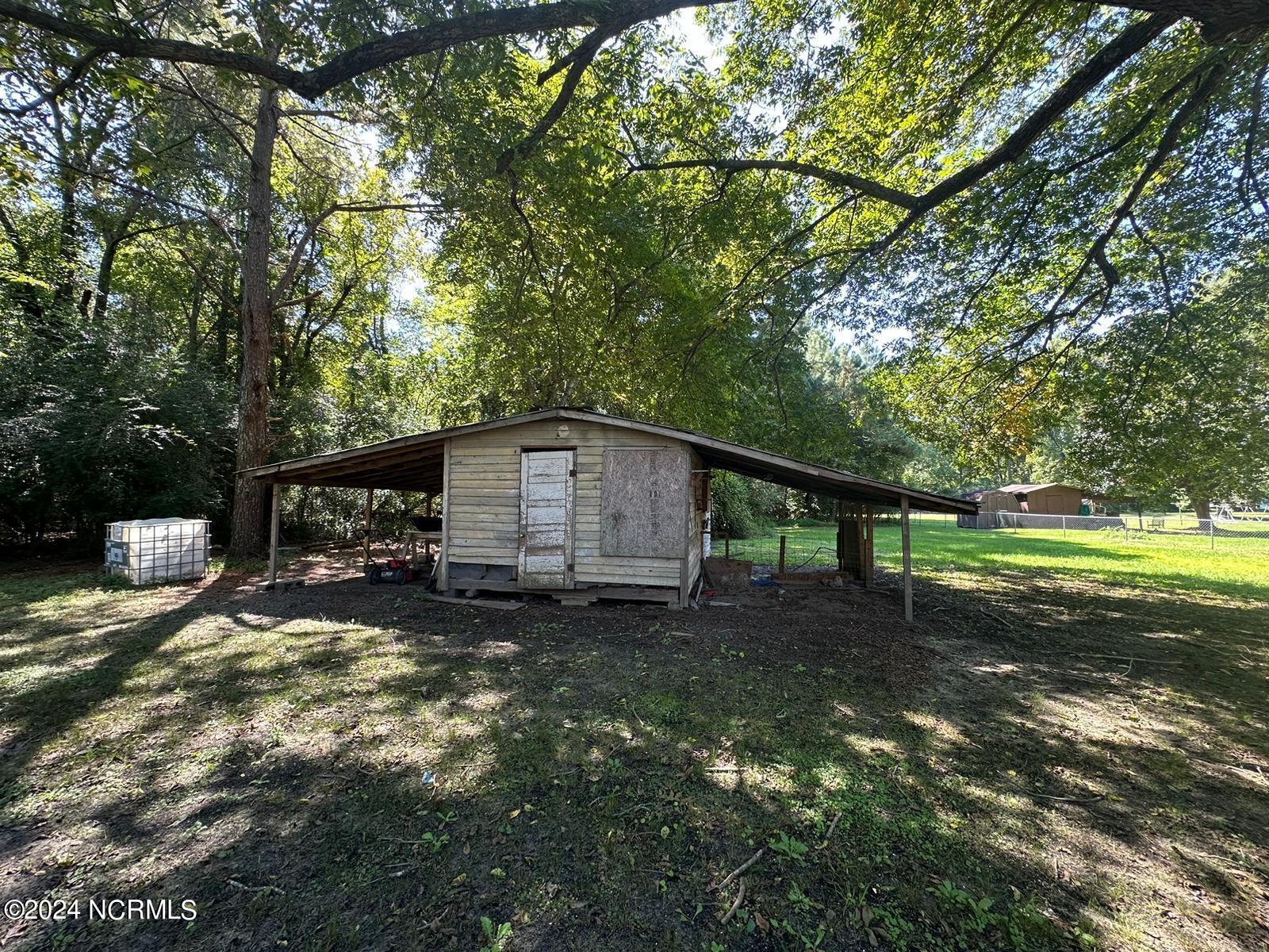 1404 Faison Highway Property Photo 9