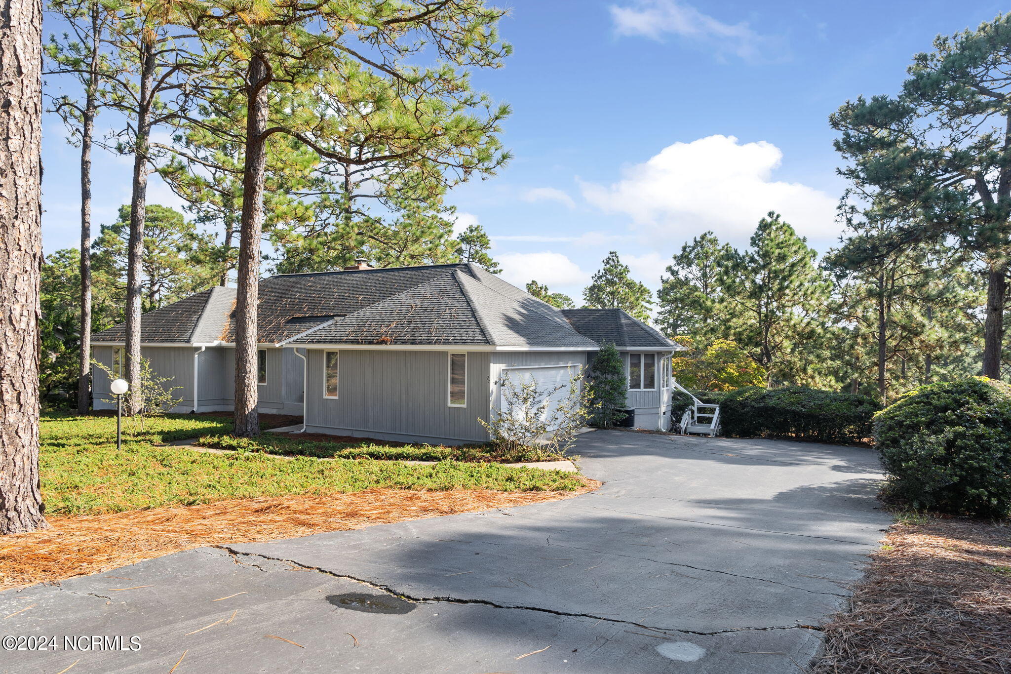 27 Deerwood Court Property Photo 3