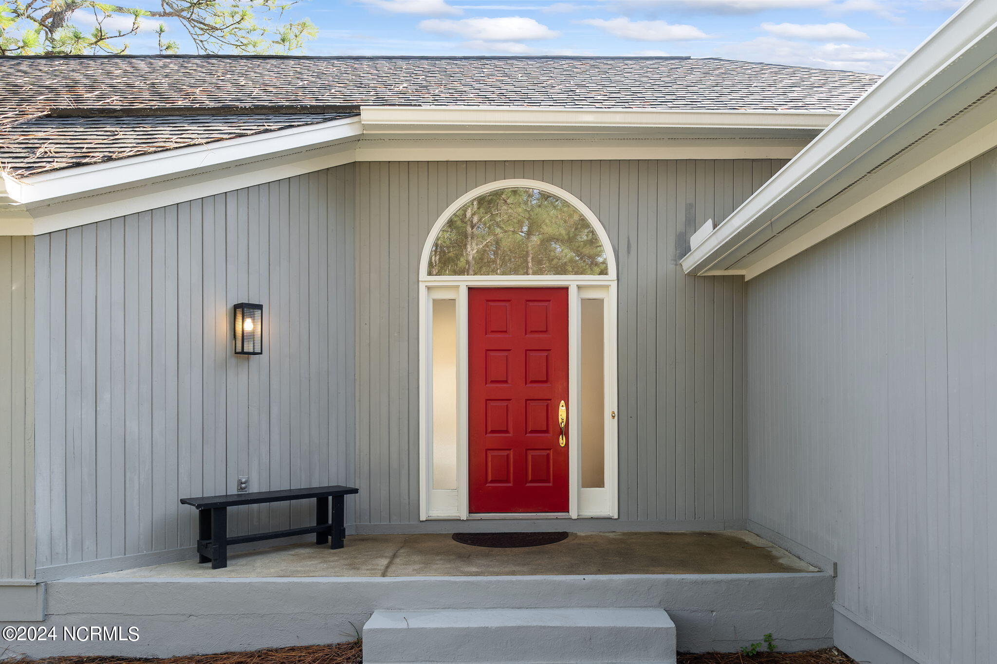 27 Deerwood Court Property Photo 4