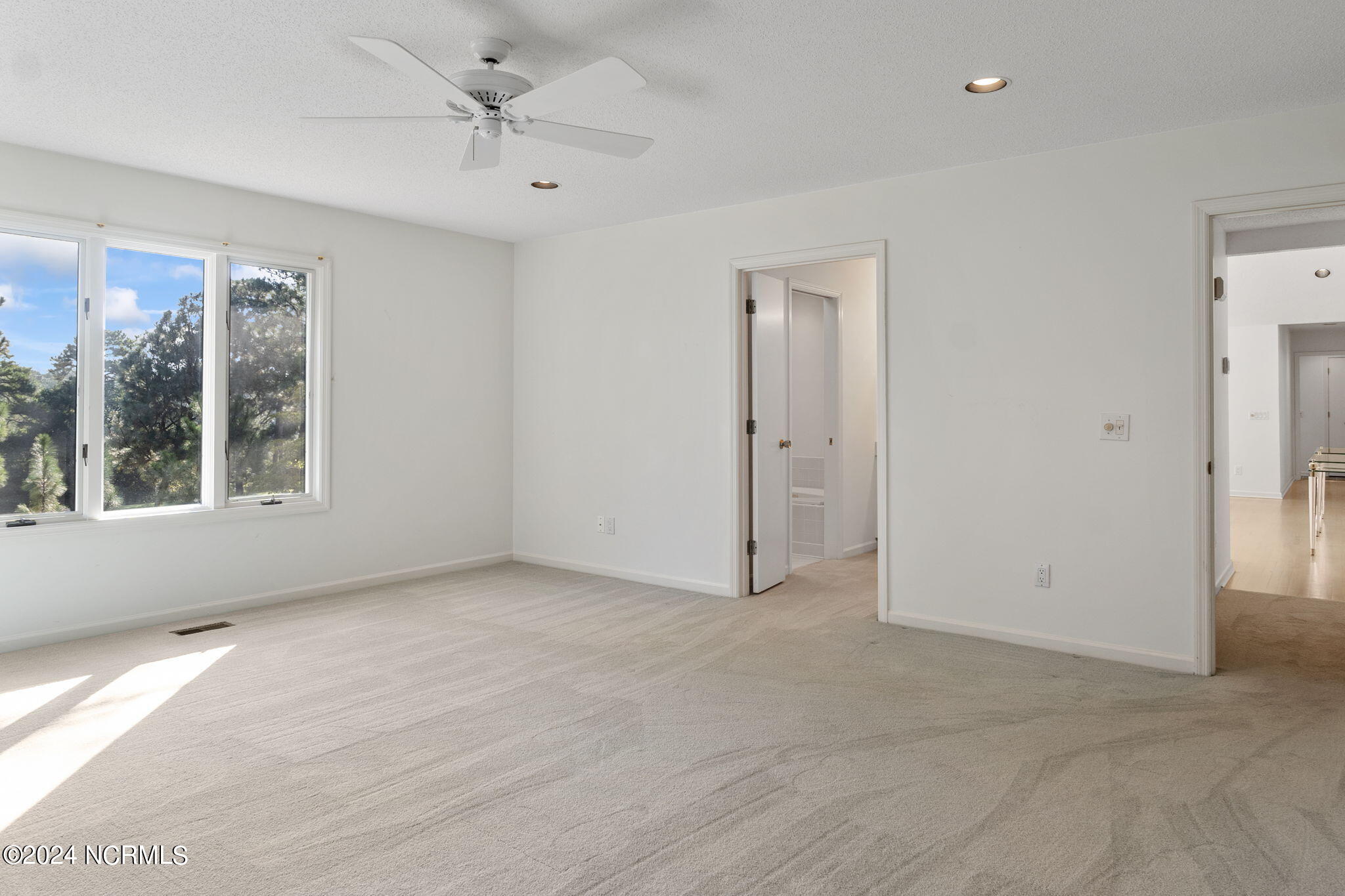 27 Deerwood Court Property Photo 11