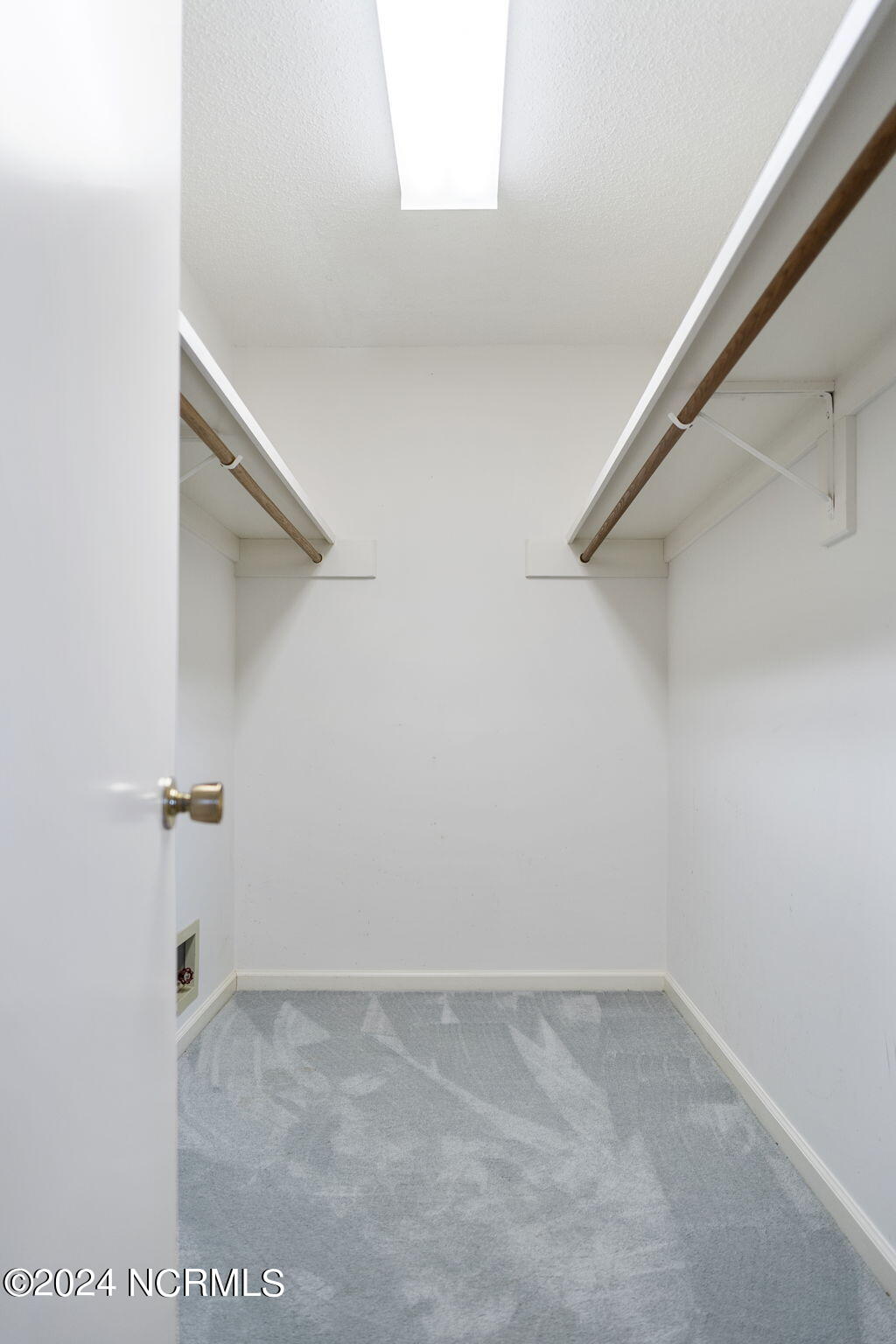 27 Deerwood Court Property Photo 13