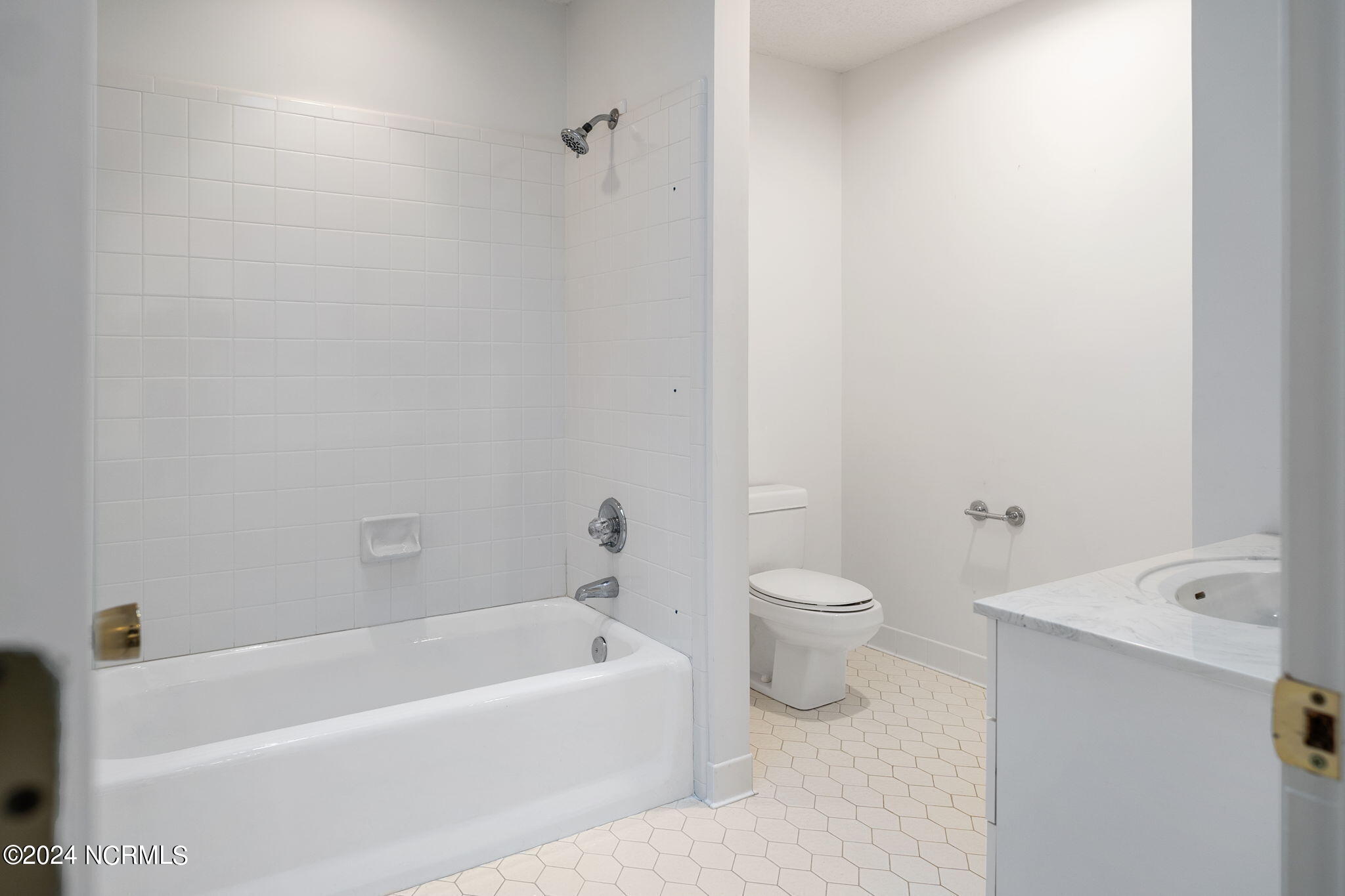 27 Deerwood Court Property Photo 14