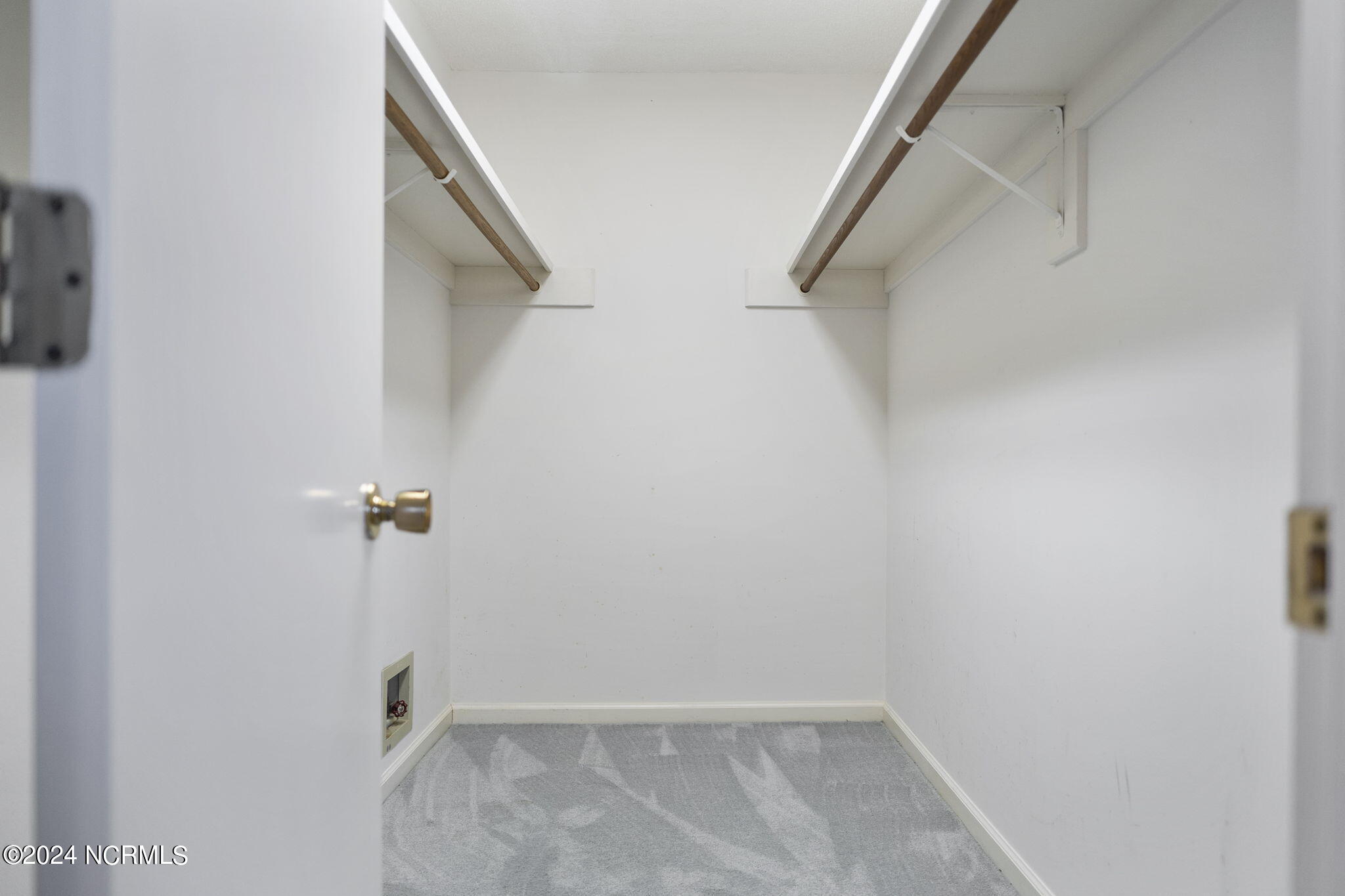 27 Deerwood Court Property Photo 25