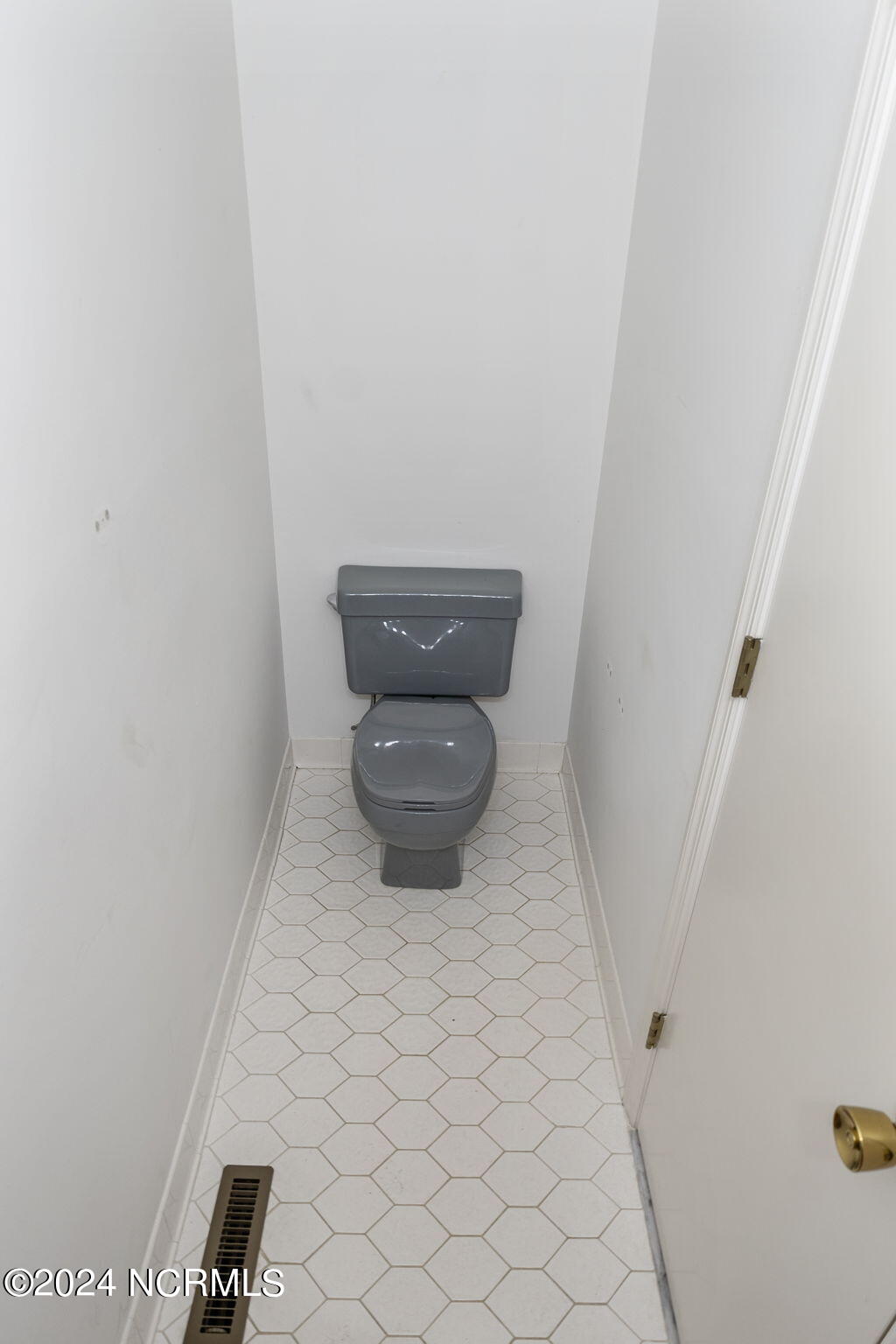 27 Deerwood Court Property Photo 27