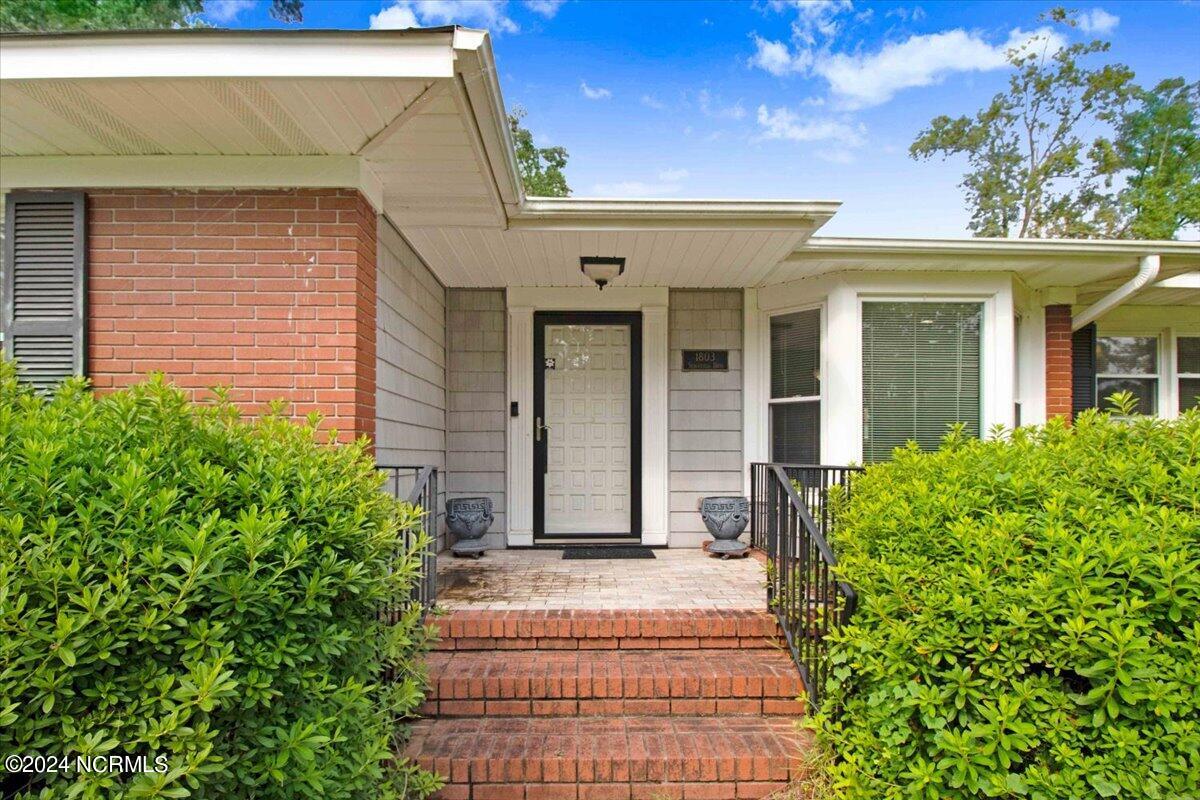 1803 Sedgefield Drive Property Photo 3