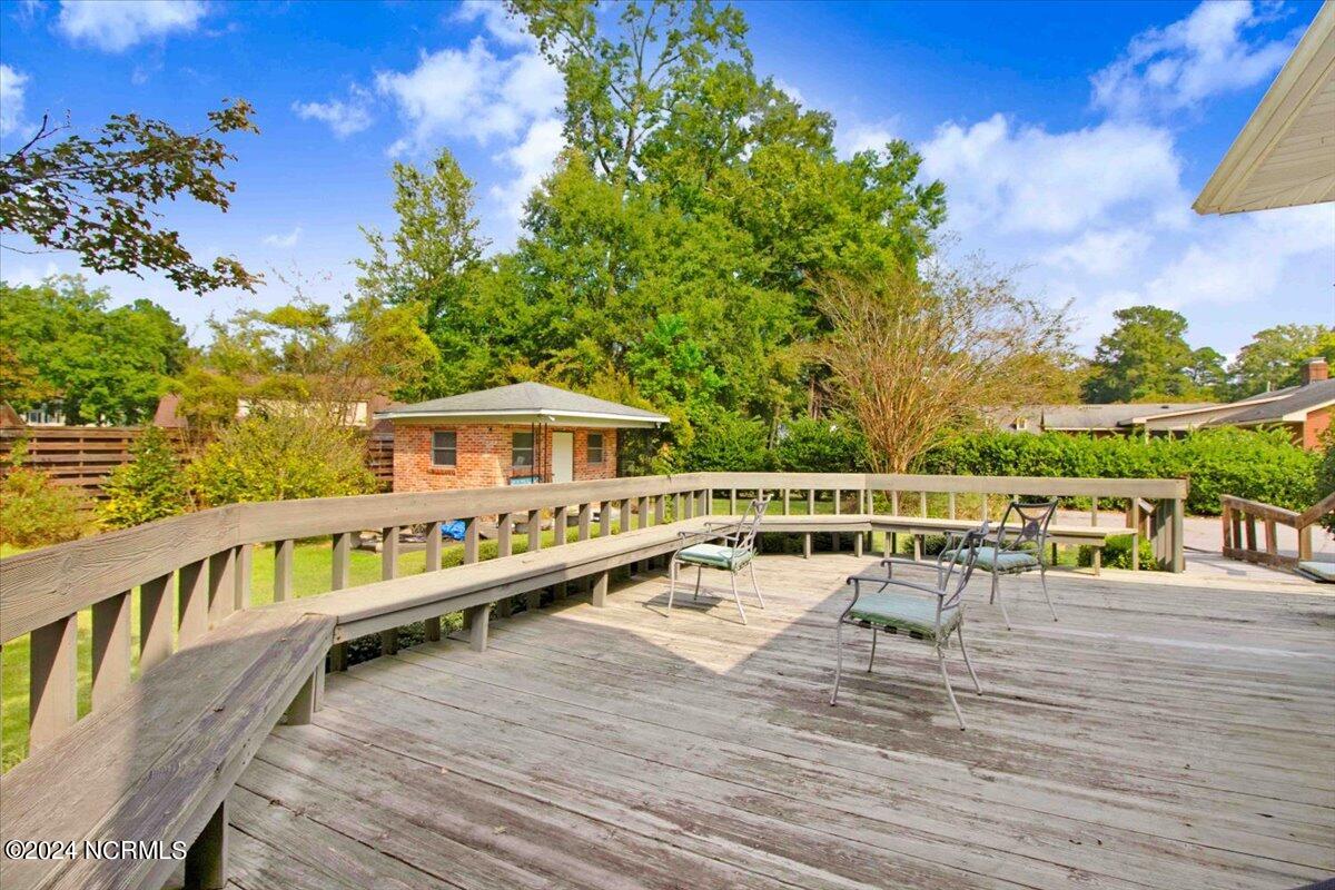 1803 Sedgefield Drive Property Photo 9