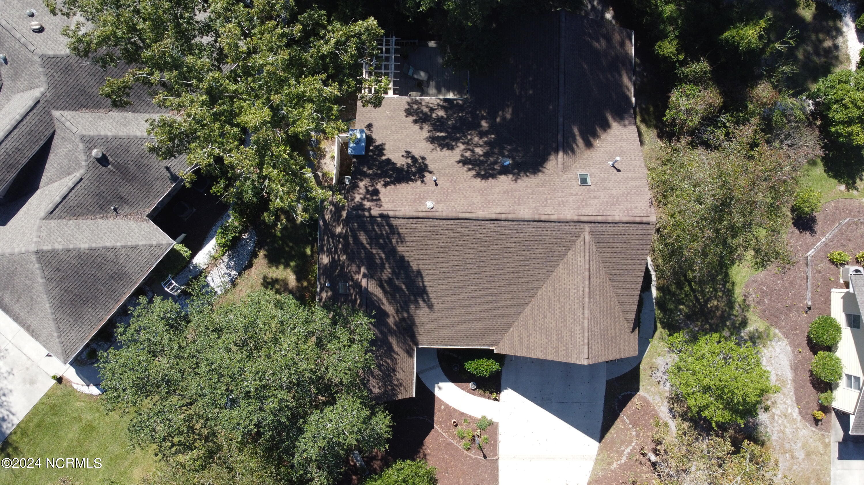 155 Edgewater Circle Property Photo 3