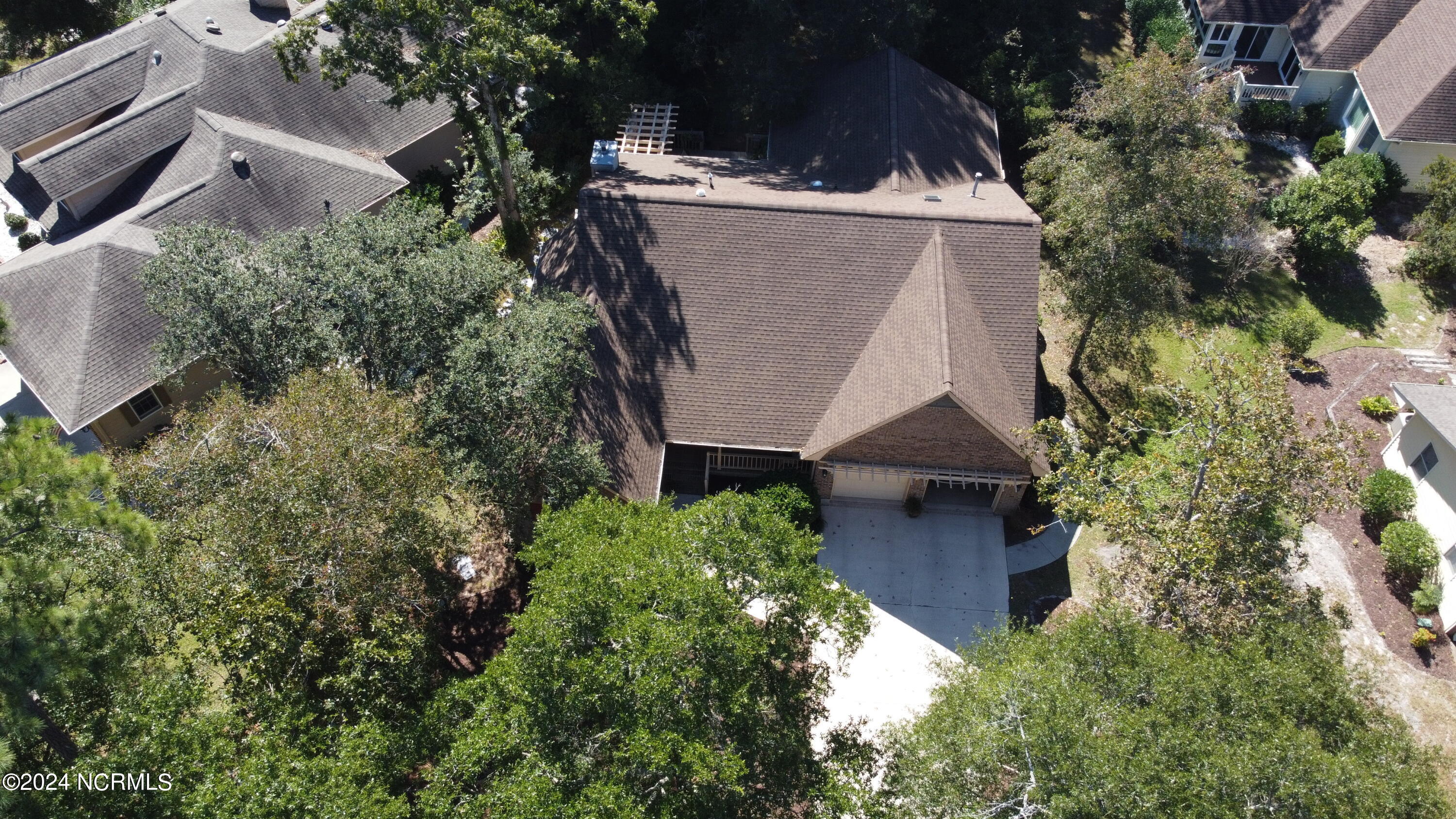 155 Edgewater Circle Property Photo 4
