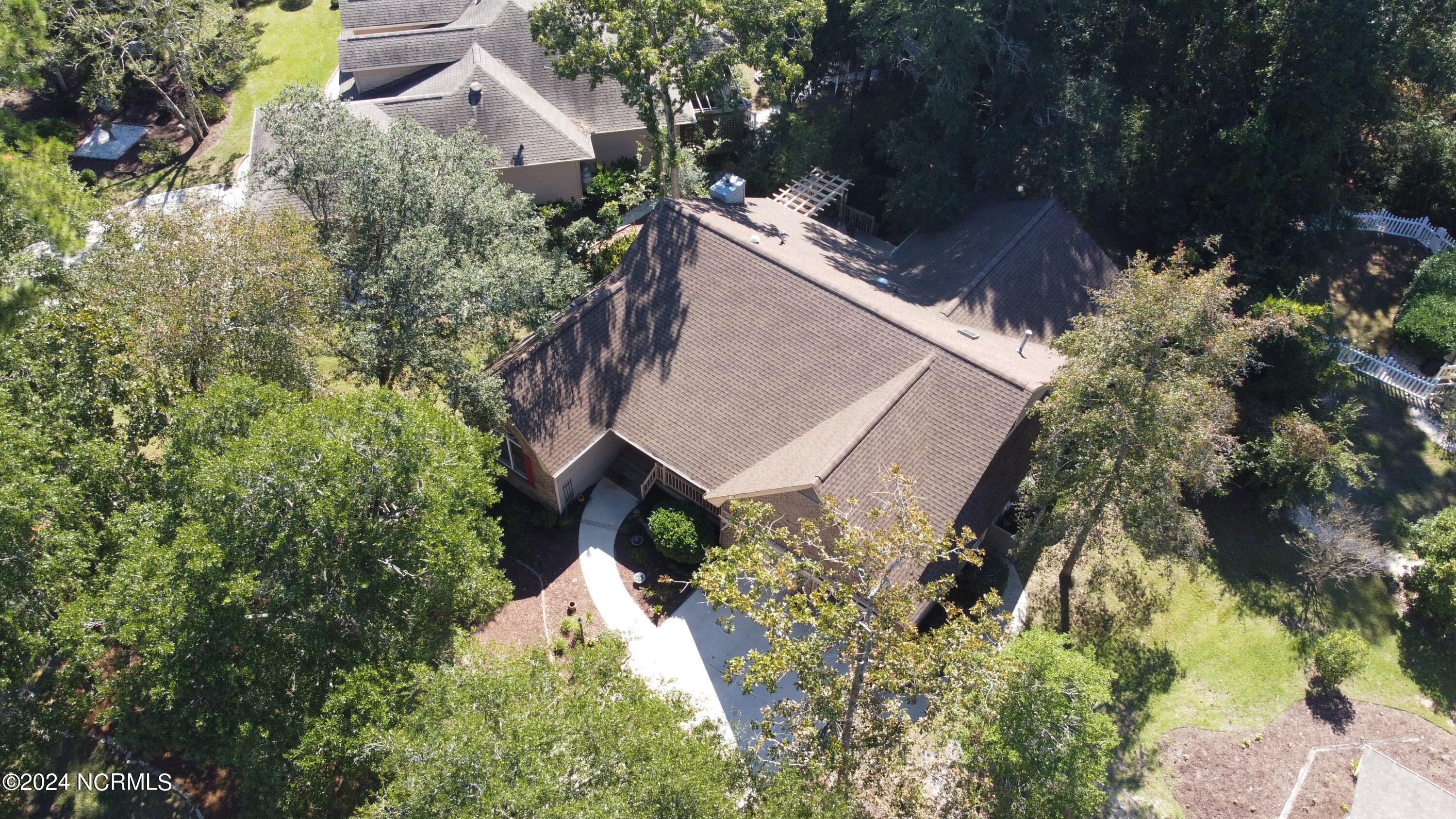 155 Edgewater Circle Property Photo 5