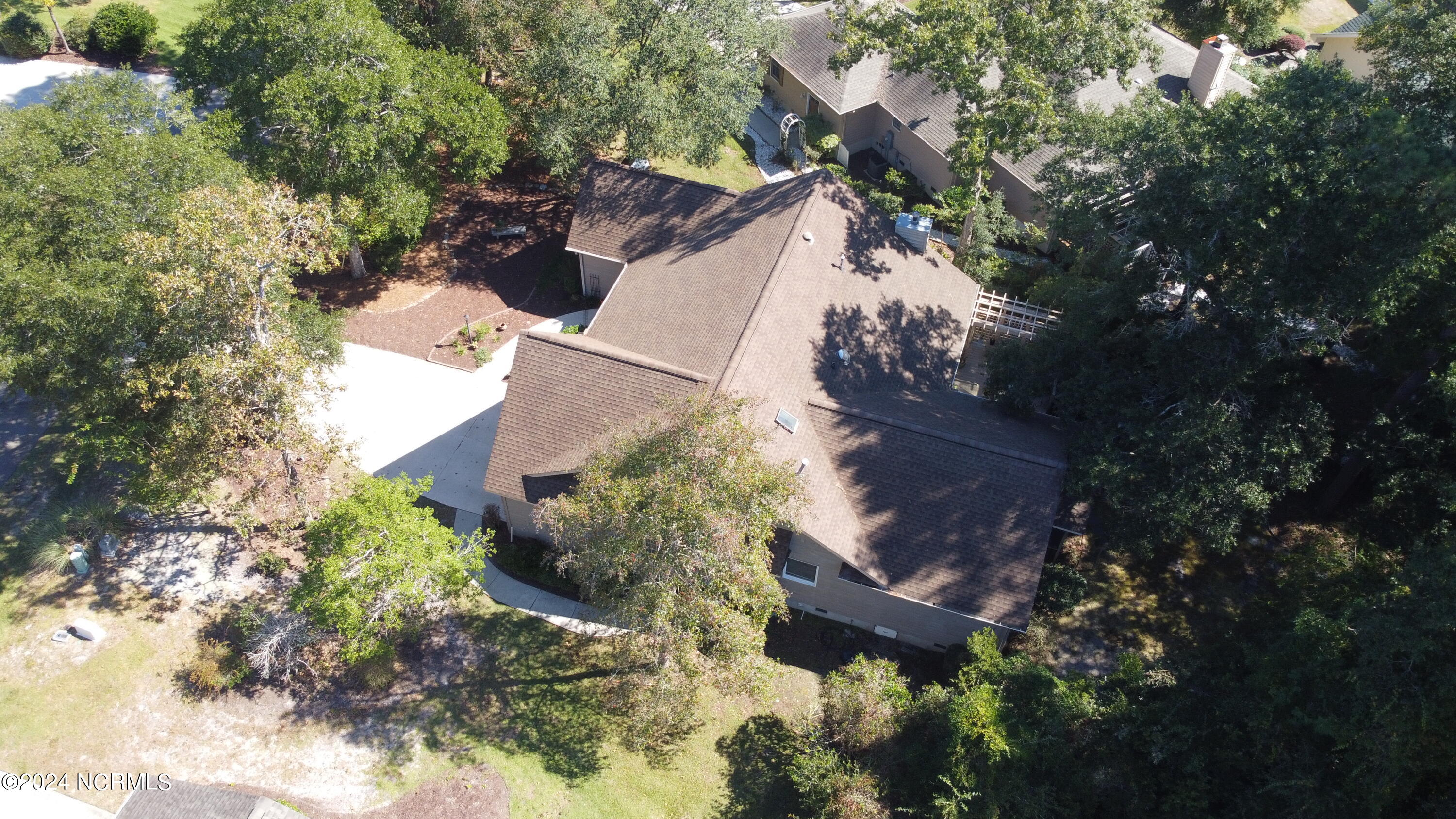 155 Edgewater Circle Property Photo 6