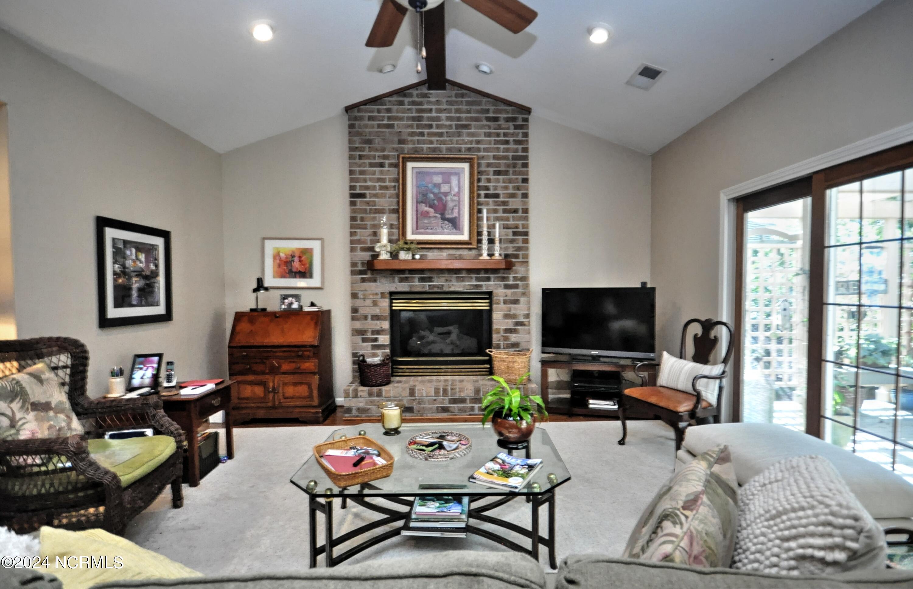 155 Edgewater Circle Property Photo 13