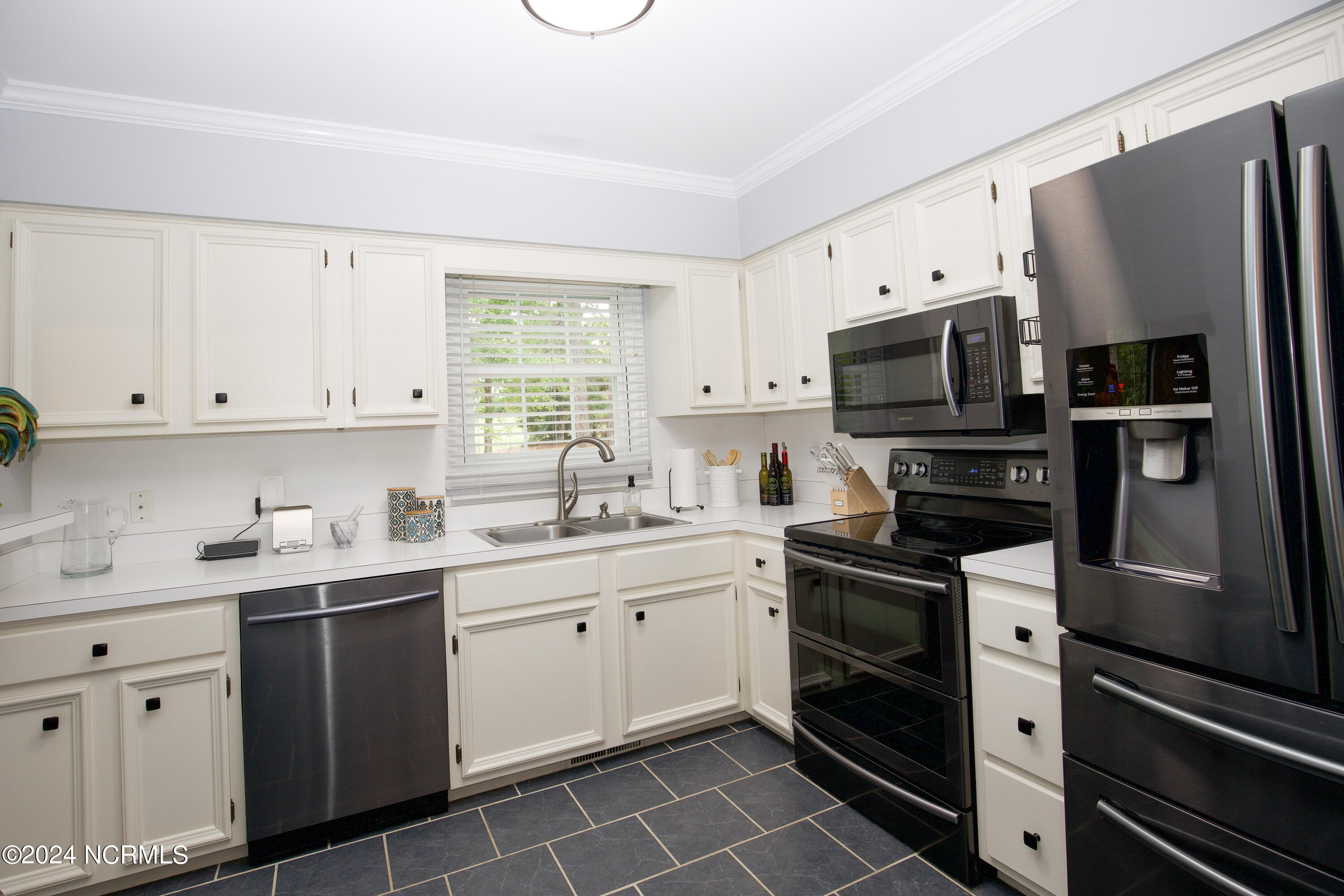 2 Colonial Pines Circle Property Photo 11