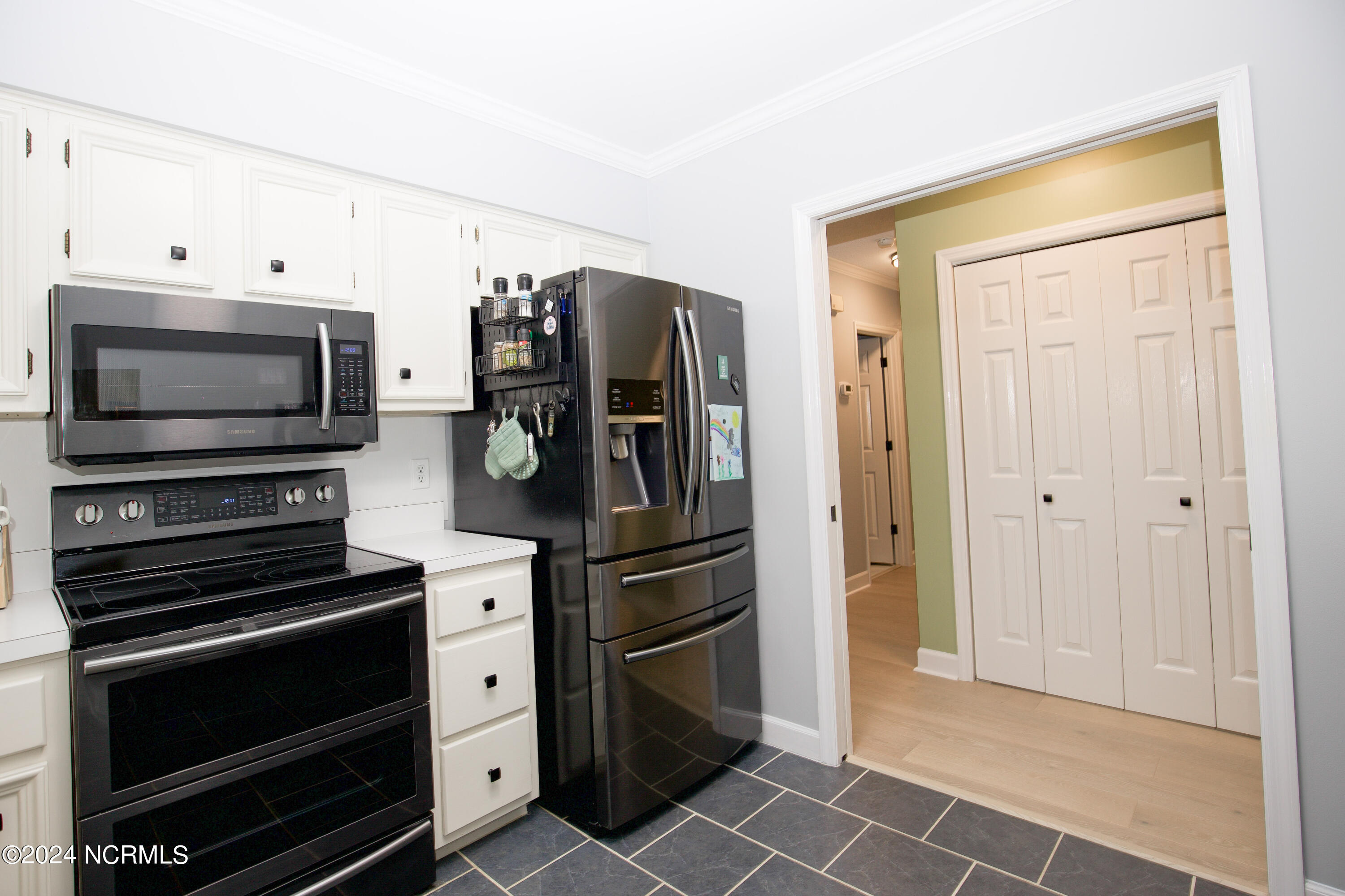 2 Colonial Pines Circle Property Photo 12