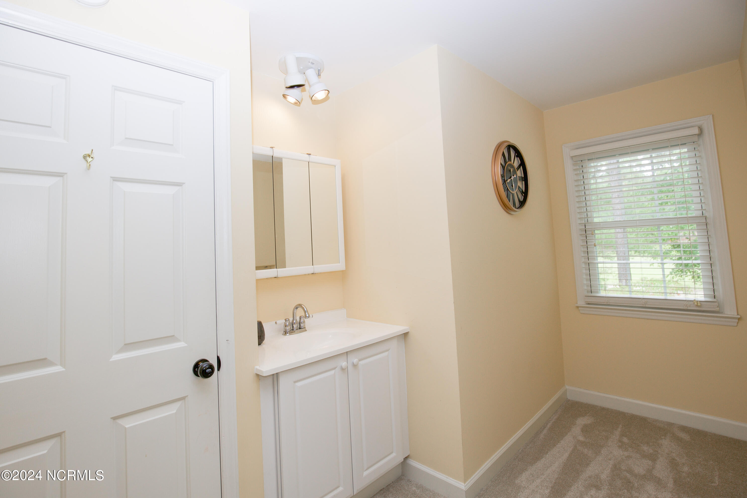 2 Colonial Pines Circle Property Photo 22